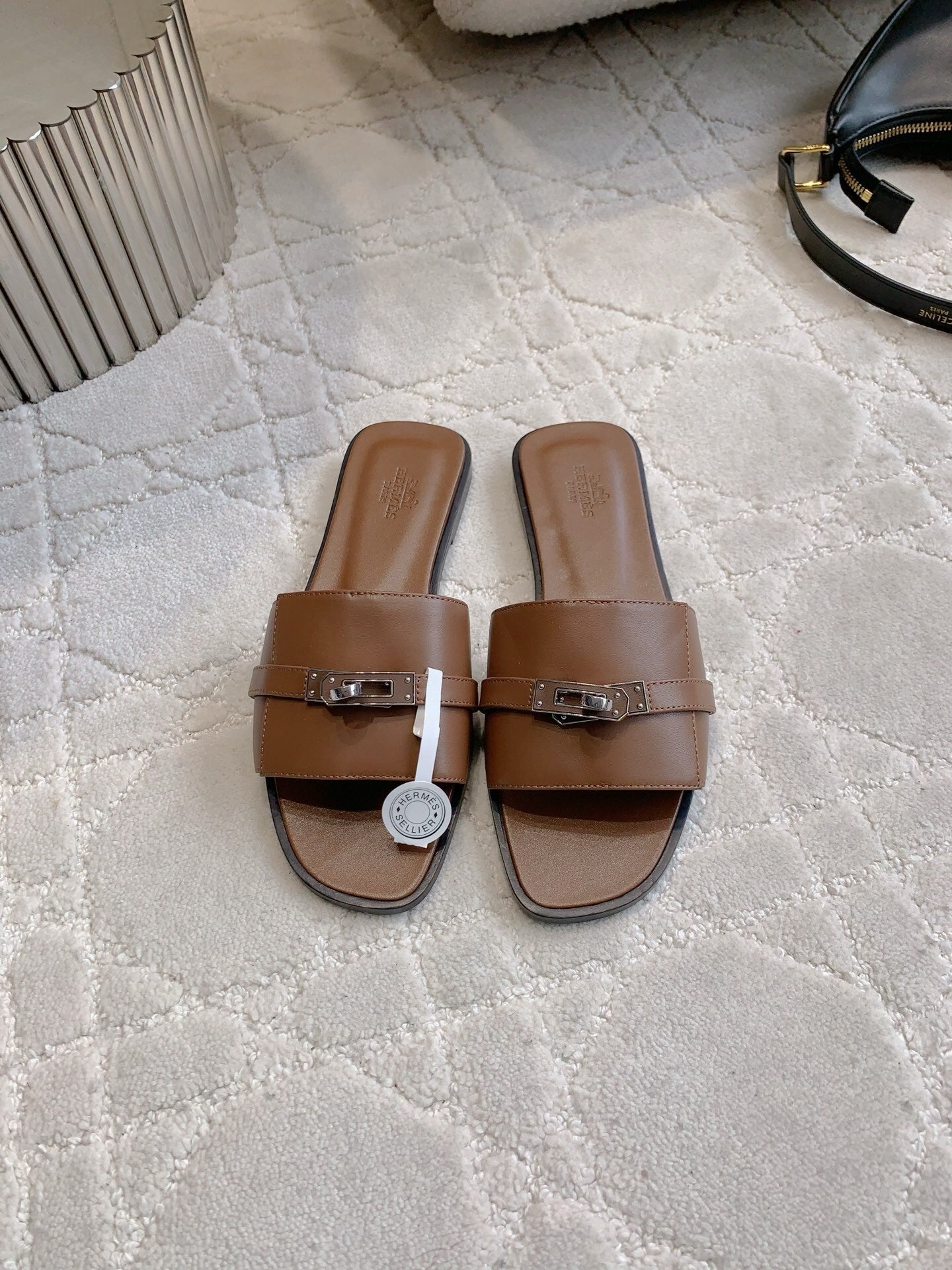 CLASSIC TAN FLAT SLIDES WITH POLISHED METAL BAR
