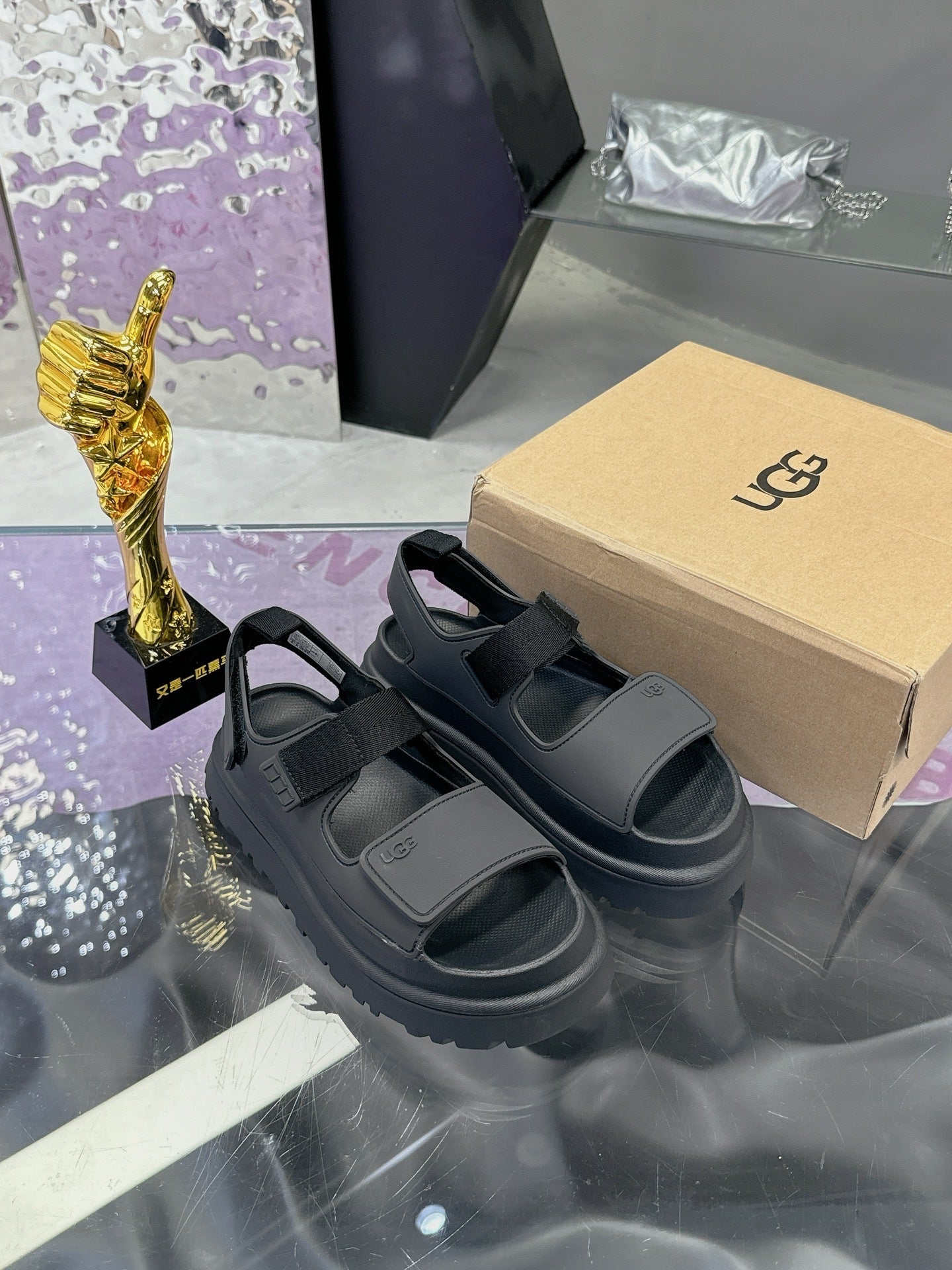 PLATFORM SANDALS – BLACK