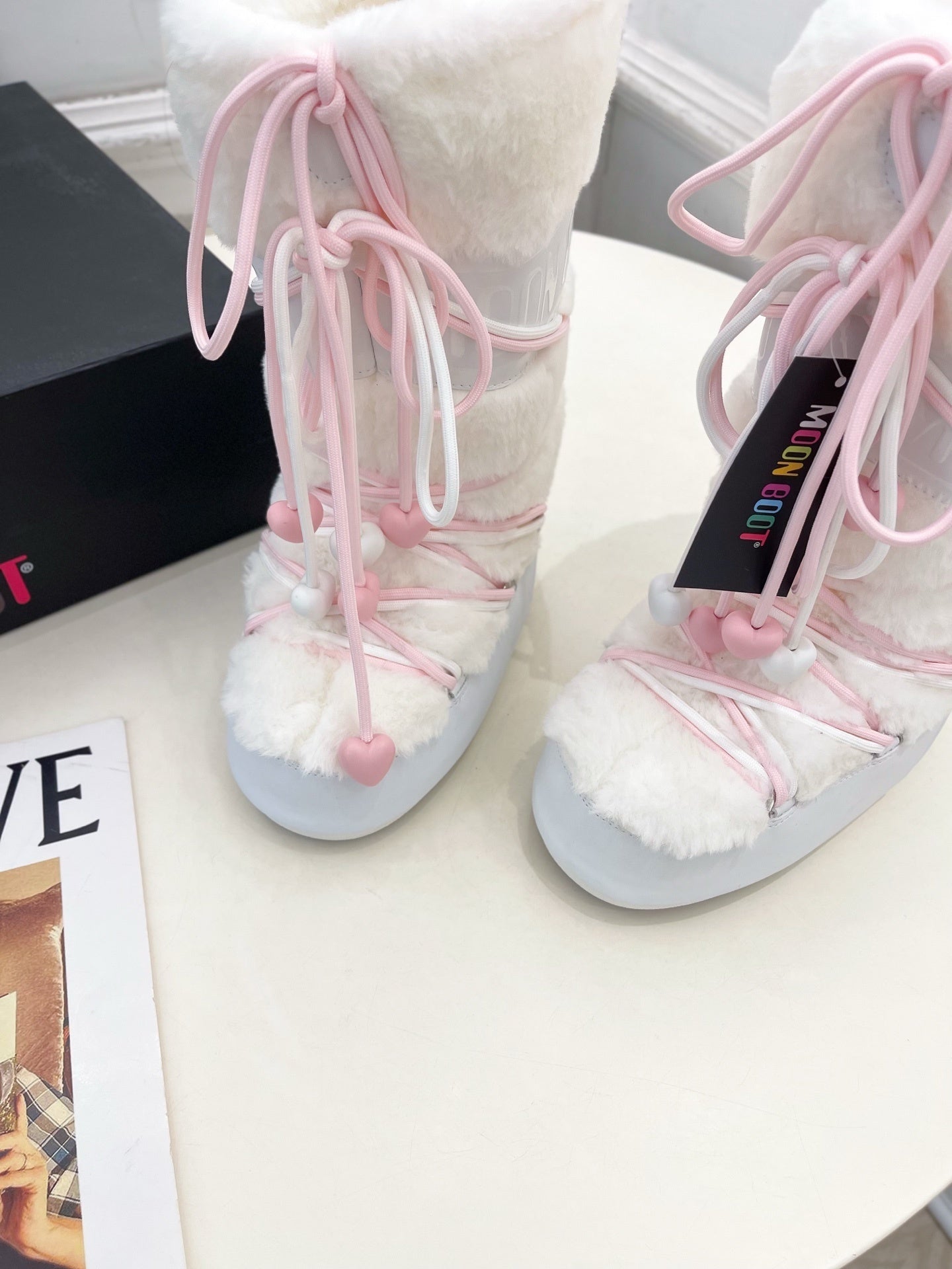 WHITE FAUX FUR LINED WINTER BOOTS WITH PINK HEART LACES