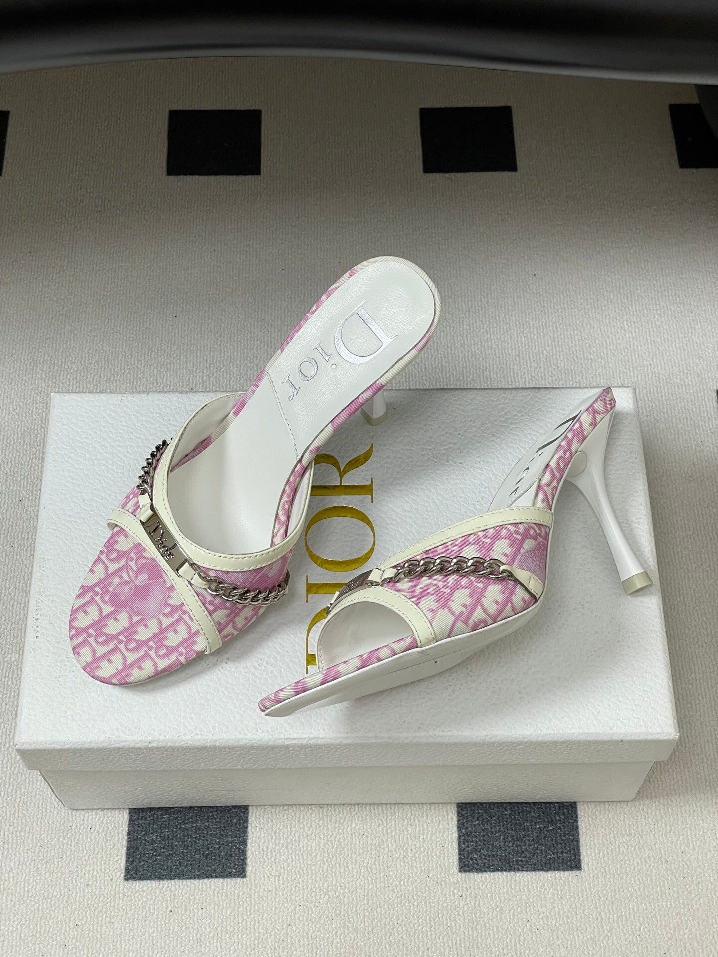 CHAIN DETAIL LOGO PRINT HEELED MULES