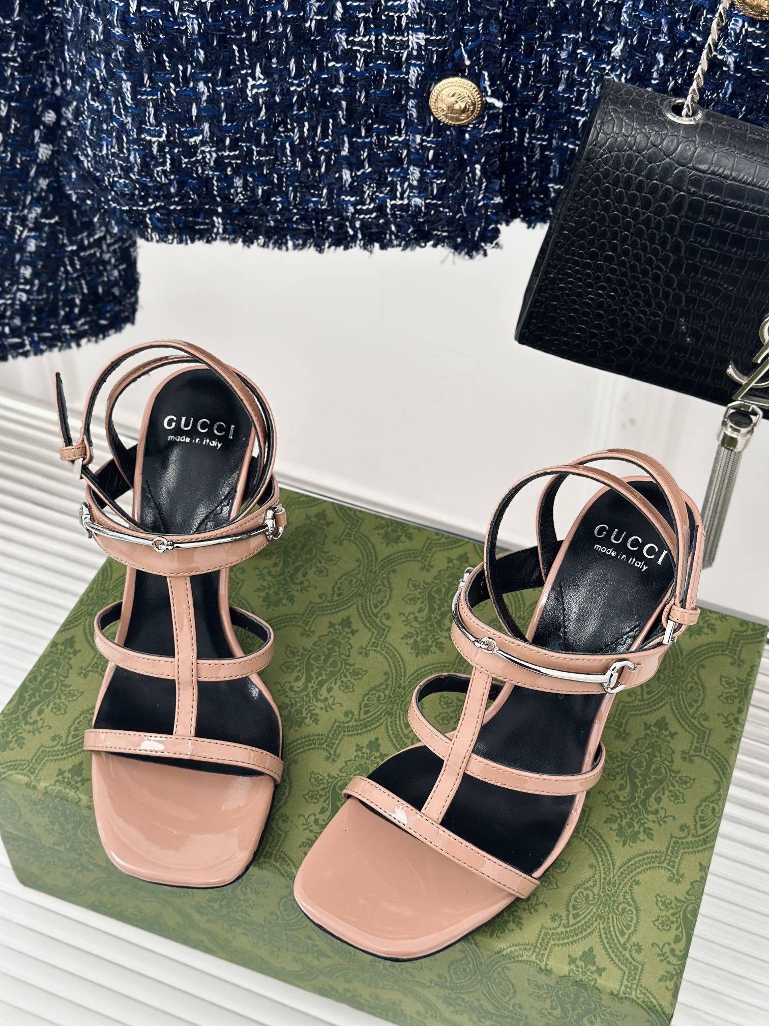 NUDE PATENT STRAPPY HEEL SANDALS WITH ELEGANT SILHOUETTE