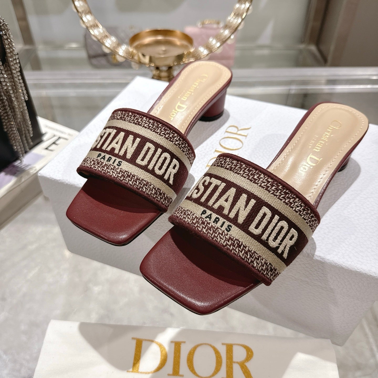 LOGO JACQUARD LOW HEEL MULES – BURGUNDY