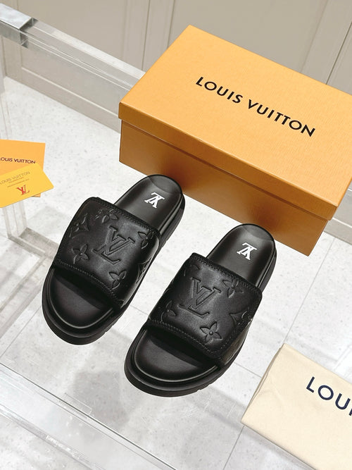 BLACK EMBOSSED SLIDE SANDALS