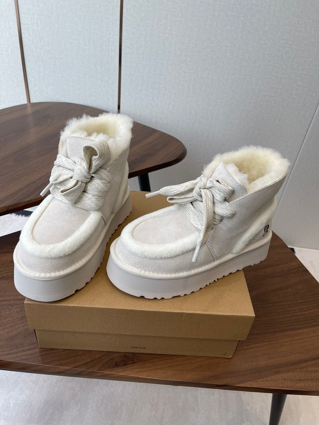 COZY PLATFORM BOOTS – CREAM