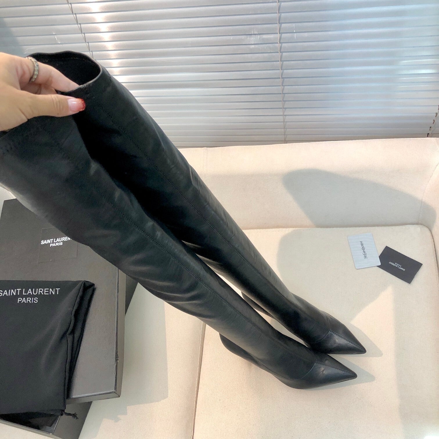 OVERKNEE POINTED HEEL BOOTS