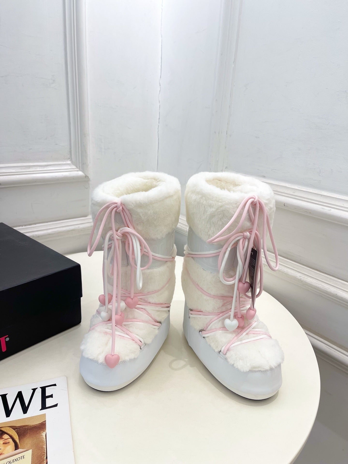 WHITE FAUX FUR LINED WINTER BOOTS WITH PINK HEART LACES
