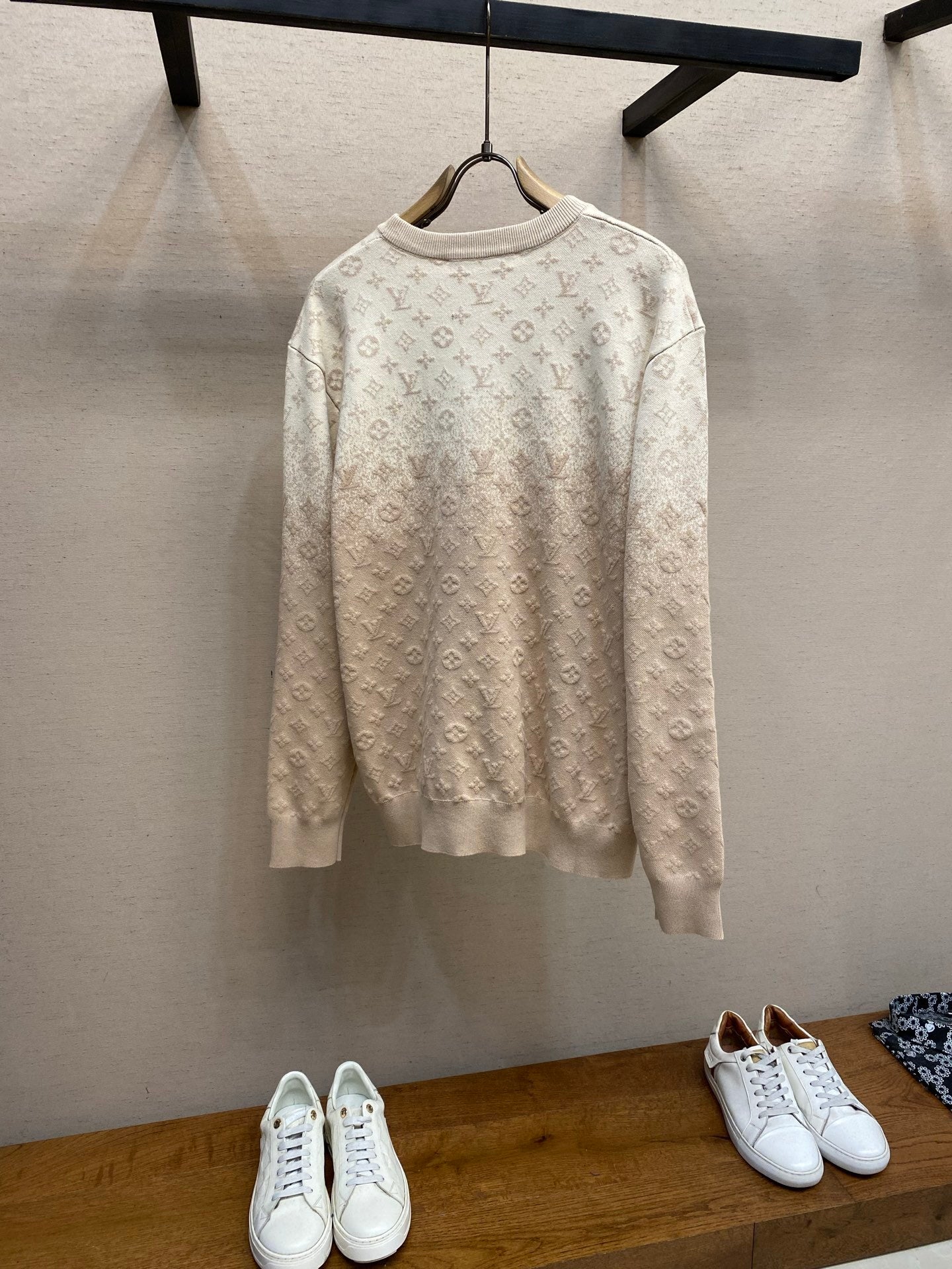 TEXTURED JACQUARD CREWNECK SWEATER