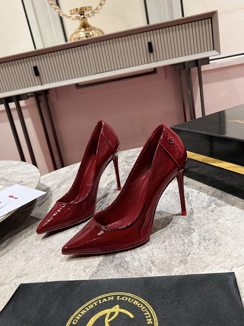 RED PATENT POINTED-TOE PUMPS