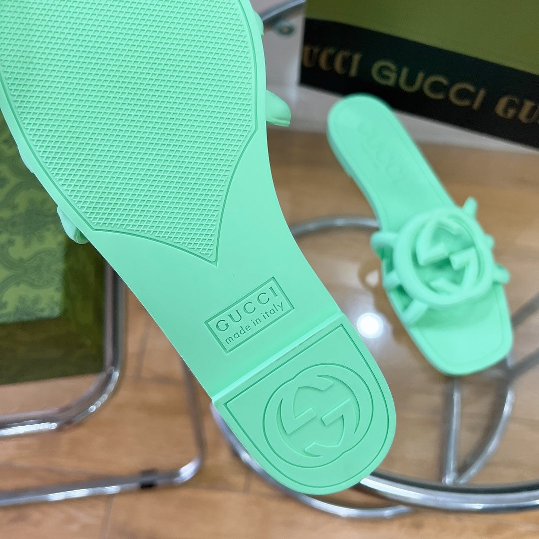 MINT GREEN RUBBER SLIDE SANDALS WITH ROUND EMBLEM