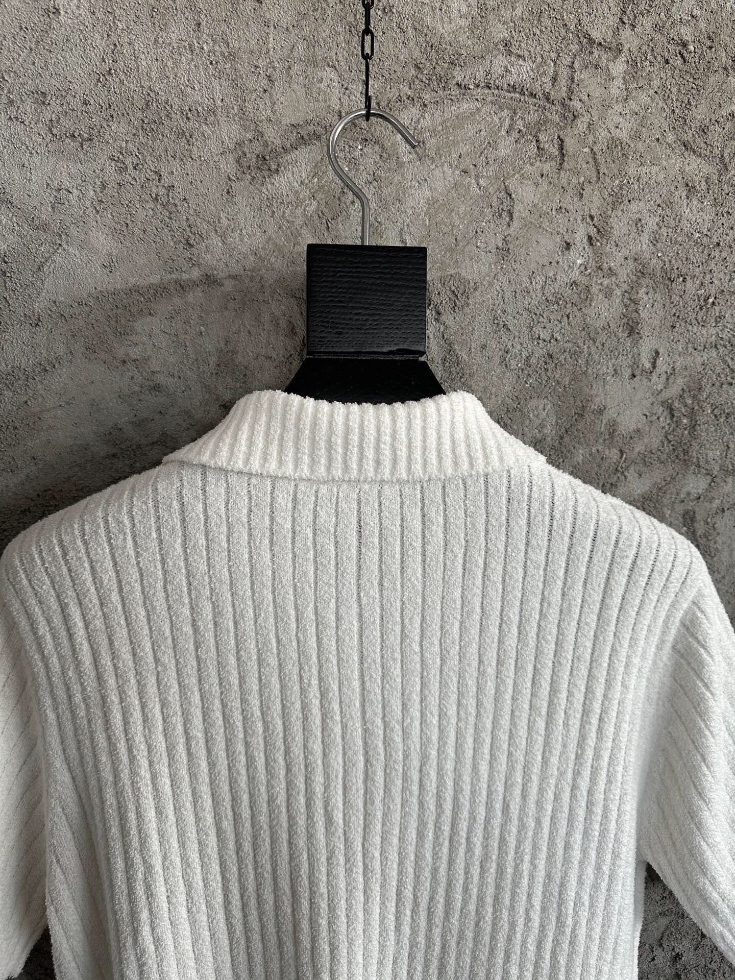 RIBBED KNIT POLO SHIRT