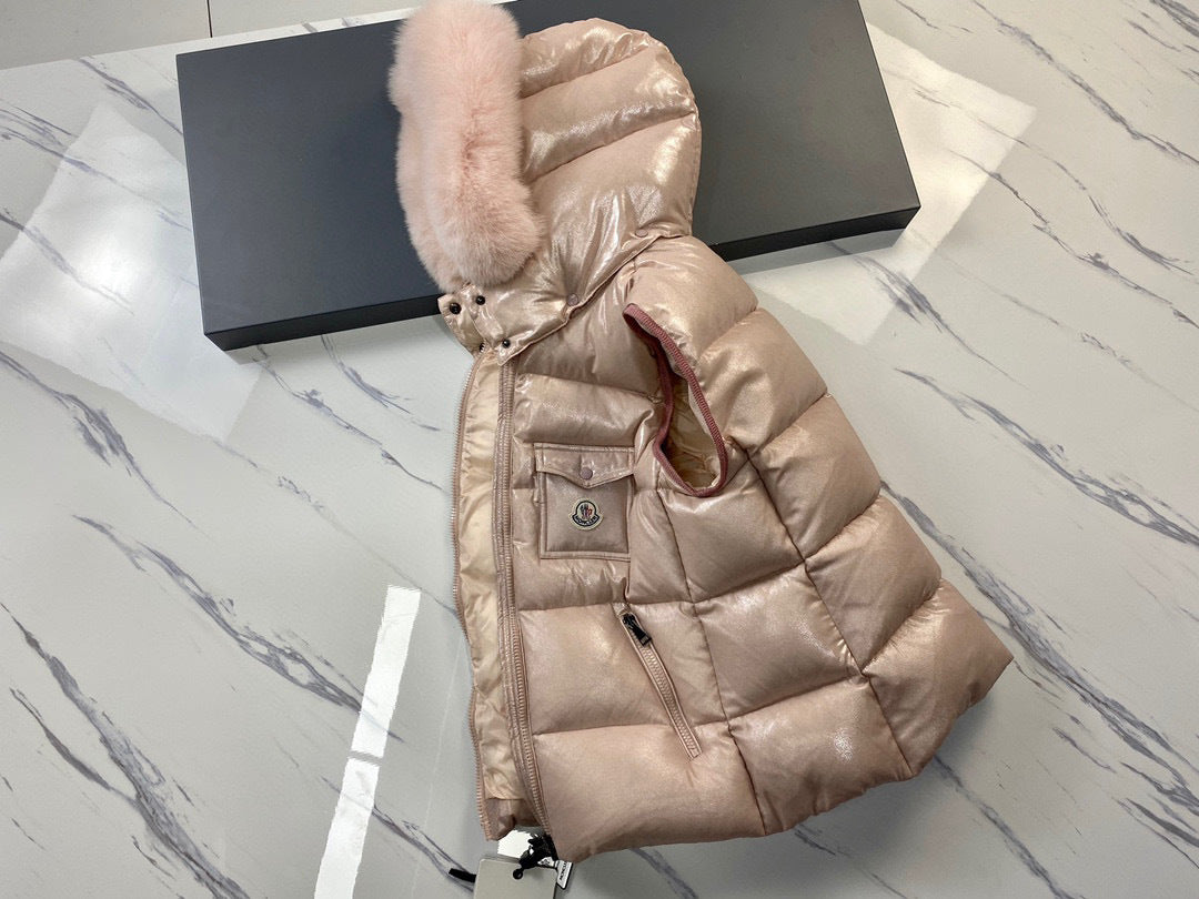 WOMEN’S PADDED FAUX FUR HOODED SLEEVELESS VEST