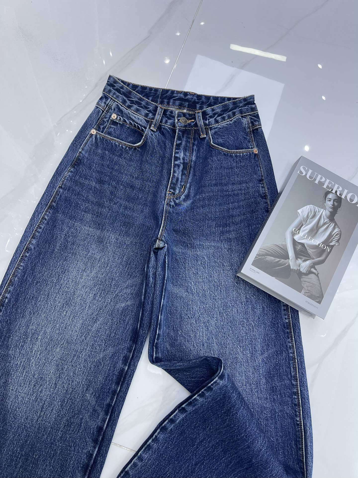 WIDE LEG VINTAGE WASH DENIM JEANS