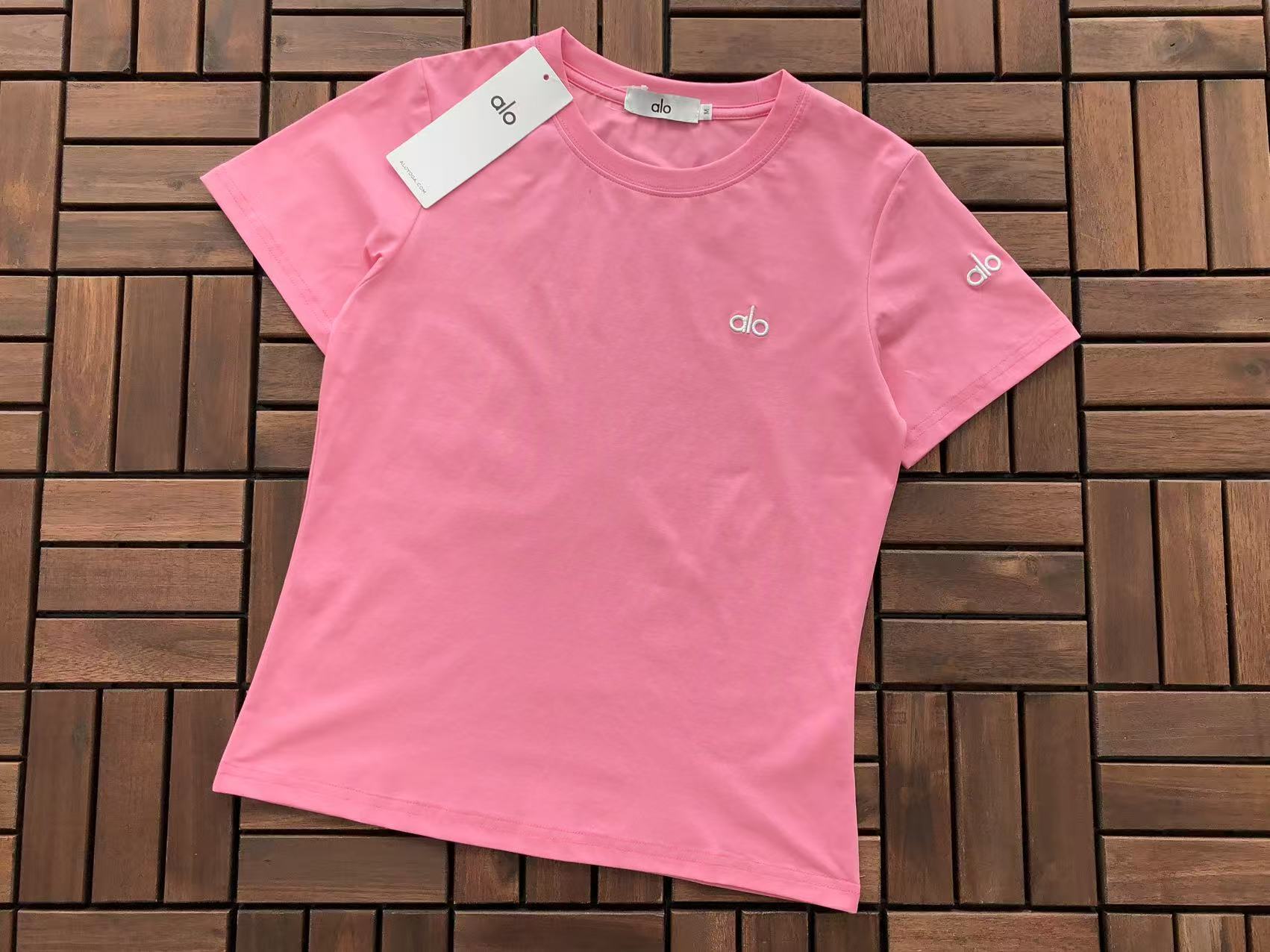 CLASSIC FIT T-SHIRT
