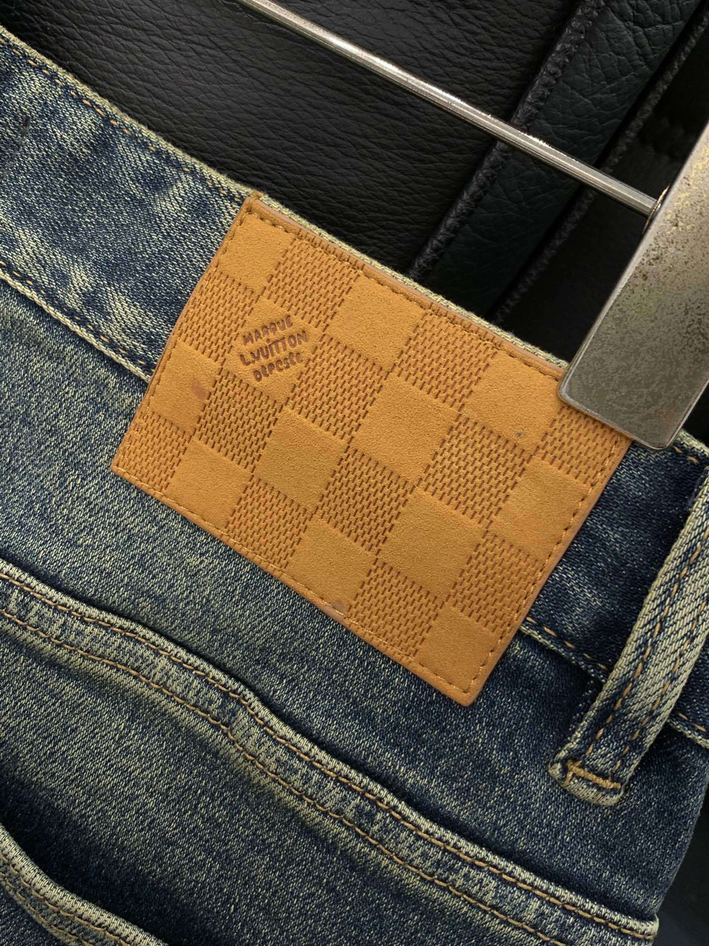 DISTRESSED SLIM-FIT GRAPHIC DENIM JEANS