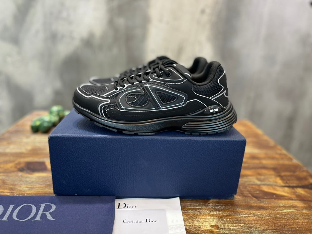 BLACK TECH PANEL RUNNER SNEAKERS