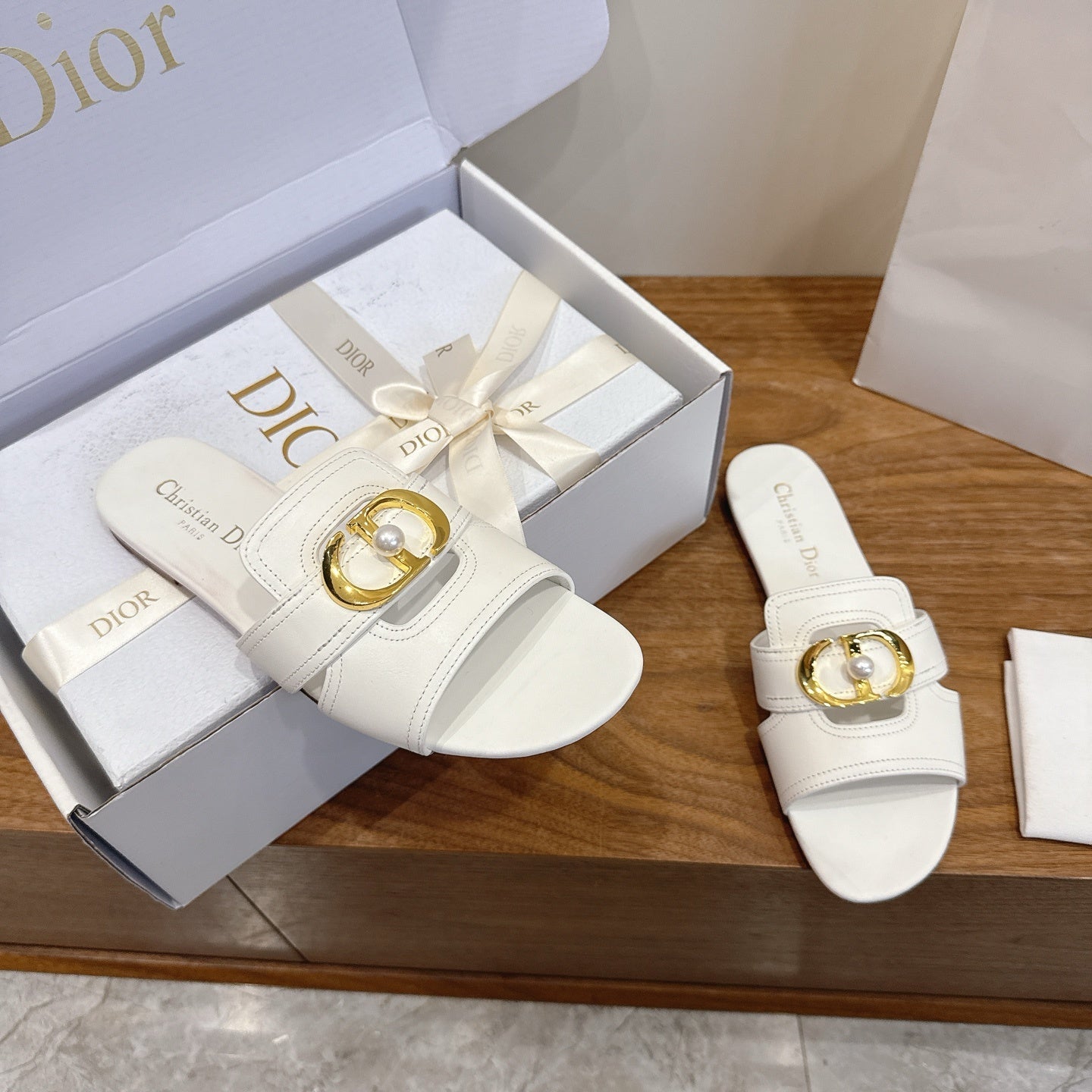 WHITE LEATHER GOLD BUCKLE SLIDE SANDALS