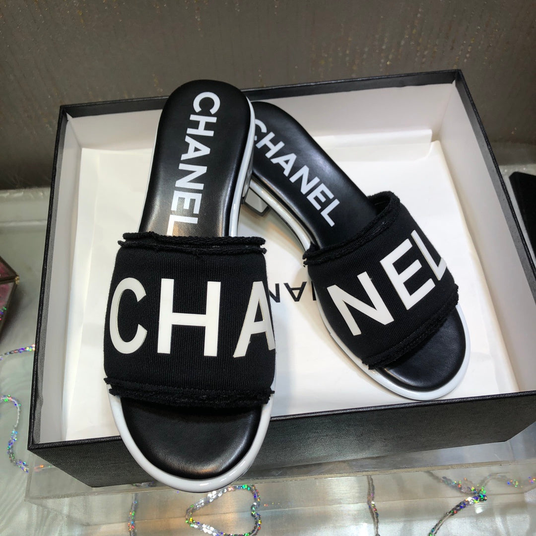 BLACK LOGO SLIDES