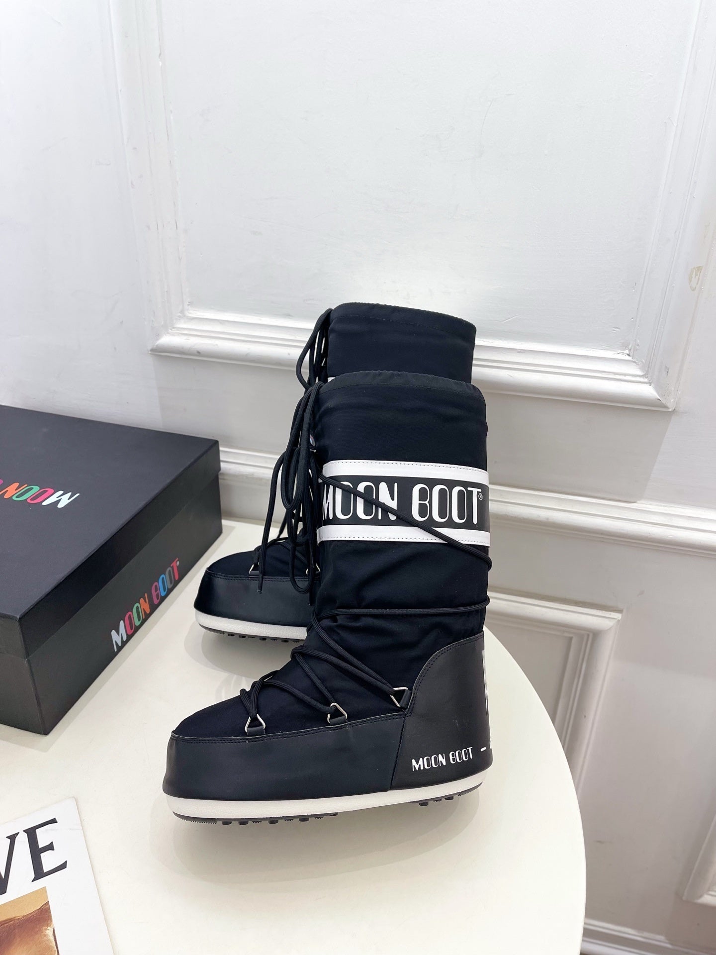 BLACK PADDED LACE-UP WINTER BOOTS