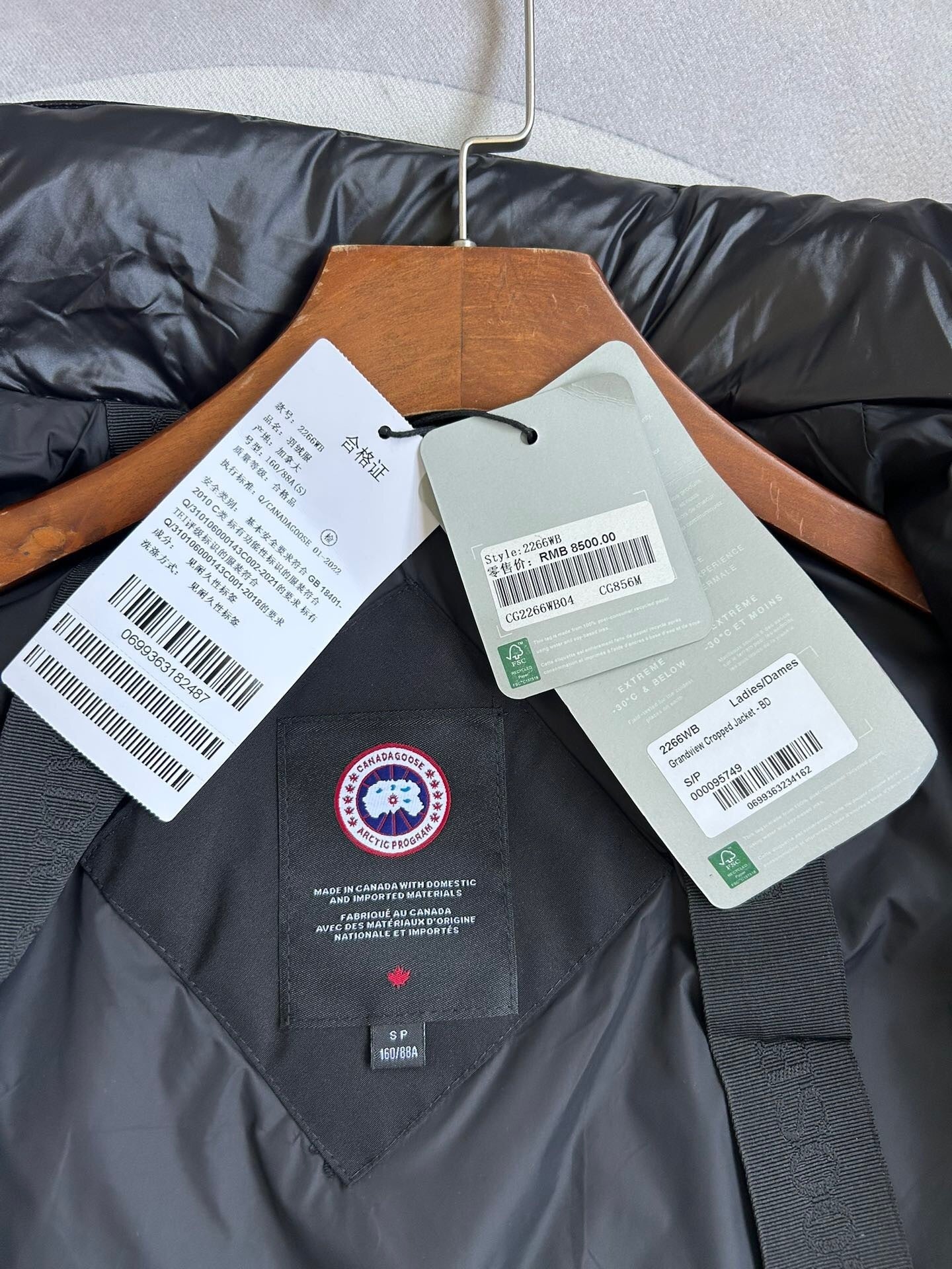 WOMEN’S BLACK CROPPED PADDED PUFFER JACKET WITH HIGH COLLAR