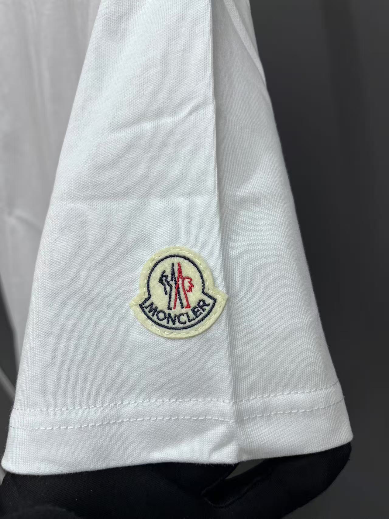 CLASSIC LOGO PATCH CREW NECK T-SHIRT