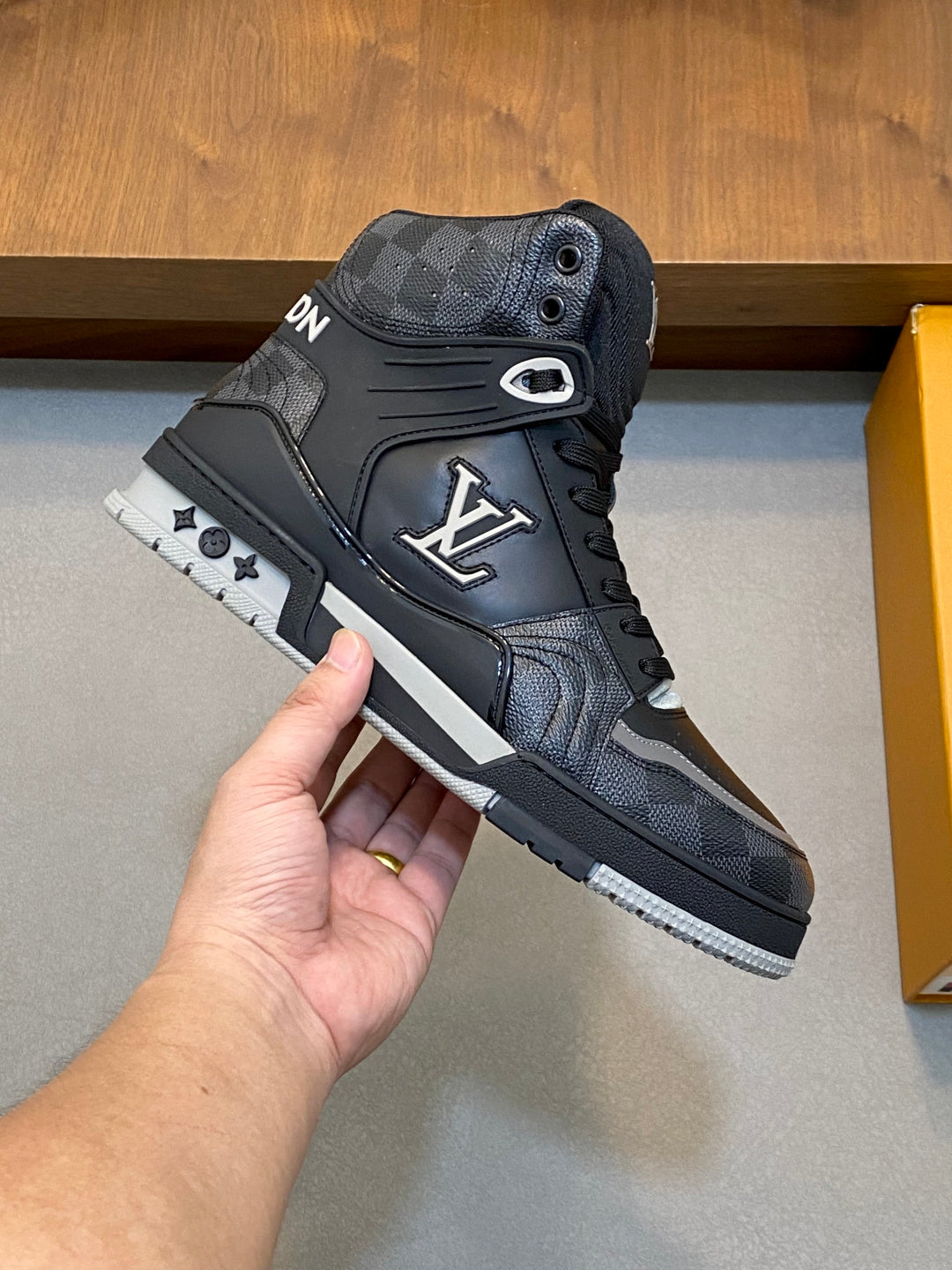 PREMIUM BLACK HIGH-TOP DESIGNER SNEAKERS