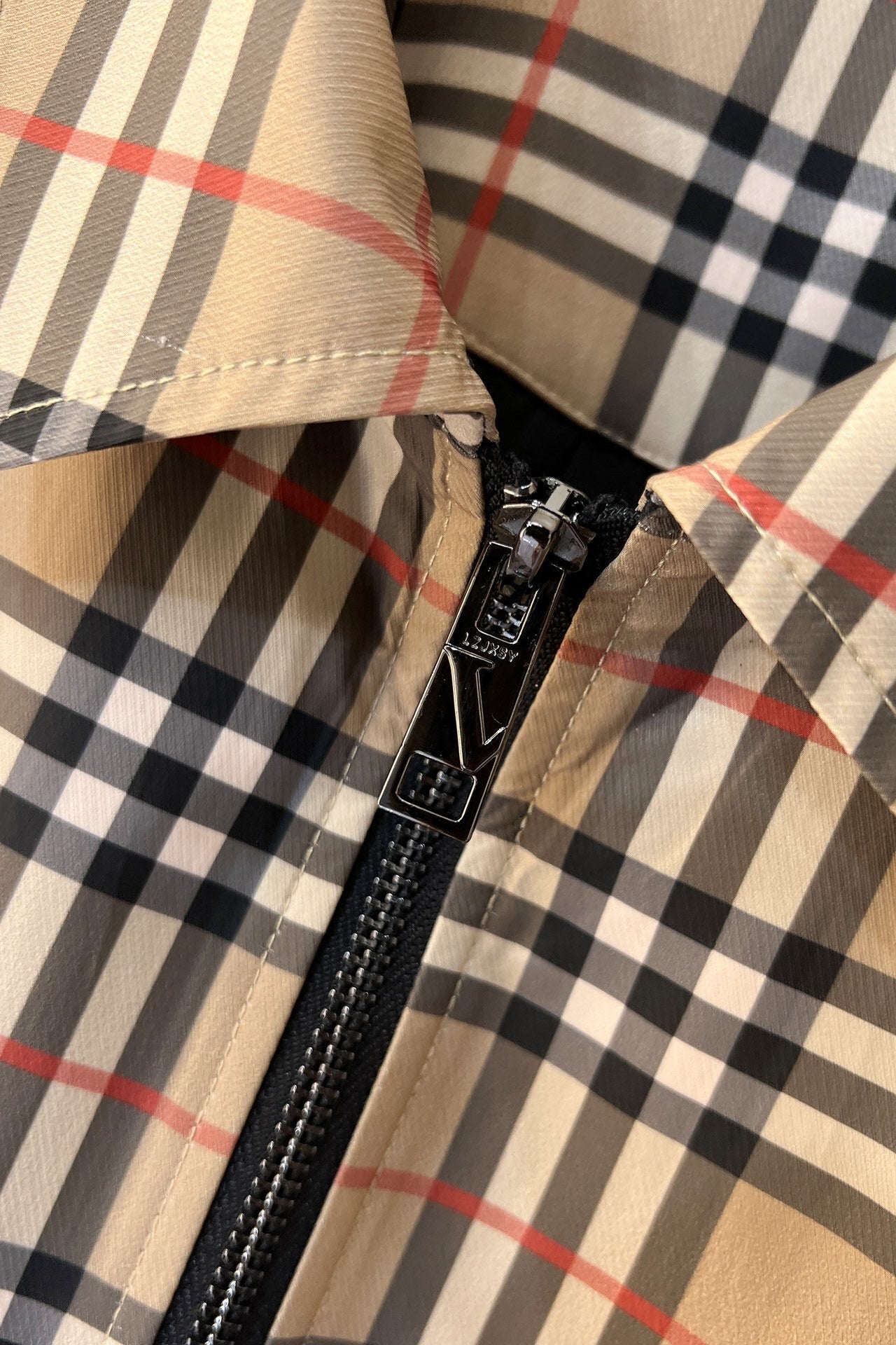 CLASSIC CHECK ZIP-UP JACKET WITH ELASTICATED CUFFS