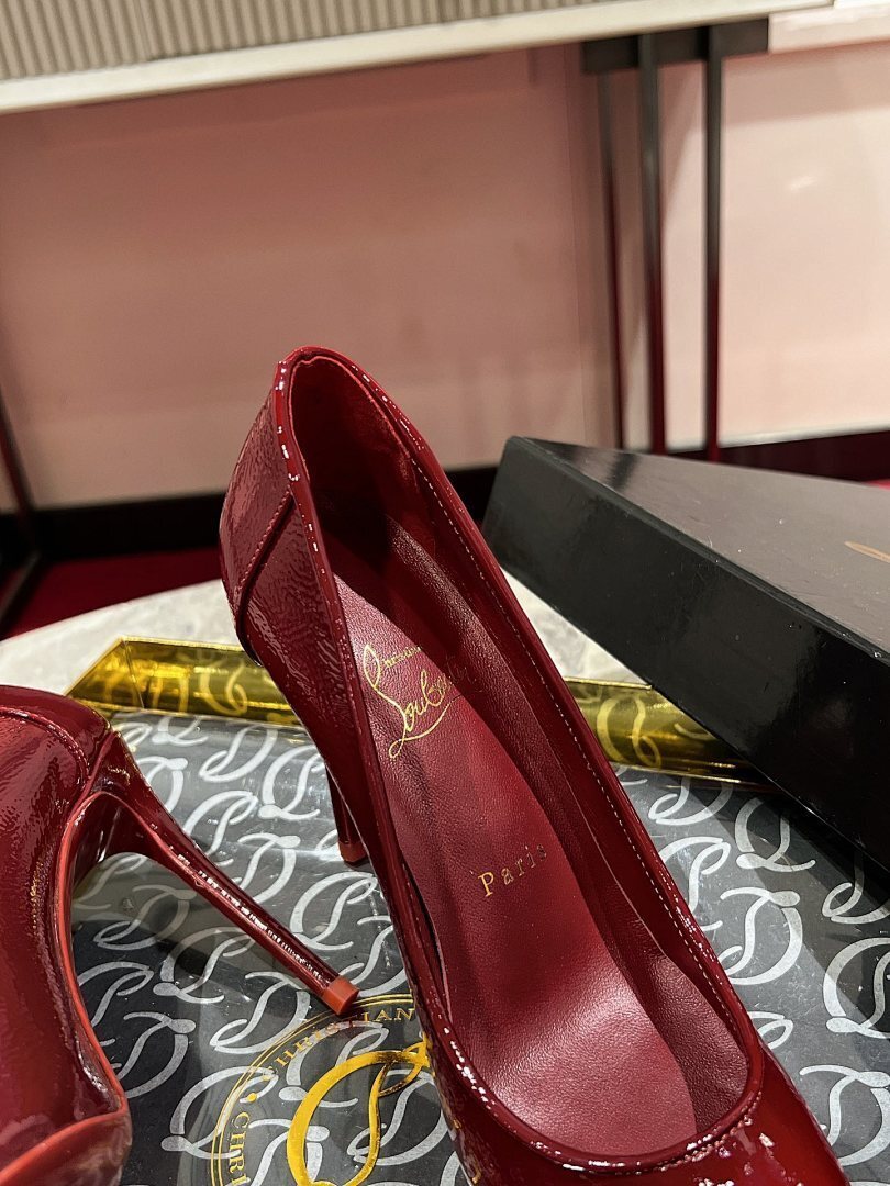 RED PATENT POINTED-TOE PUMPS