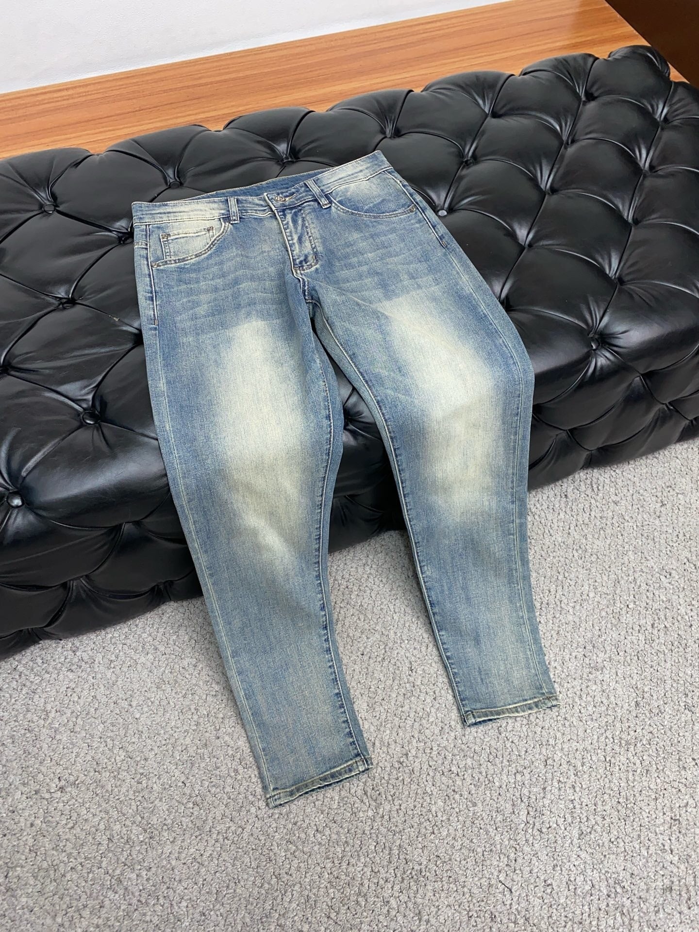 WASHED DENIM LOGO JEANS