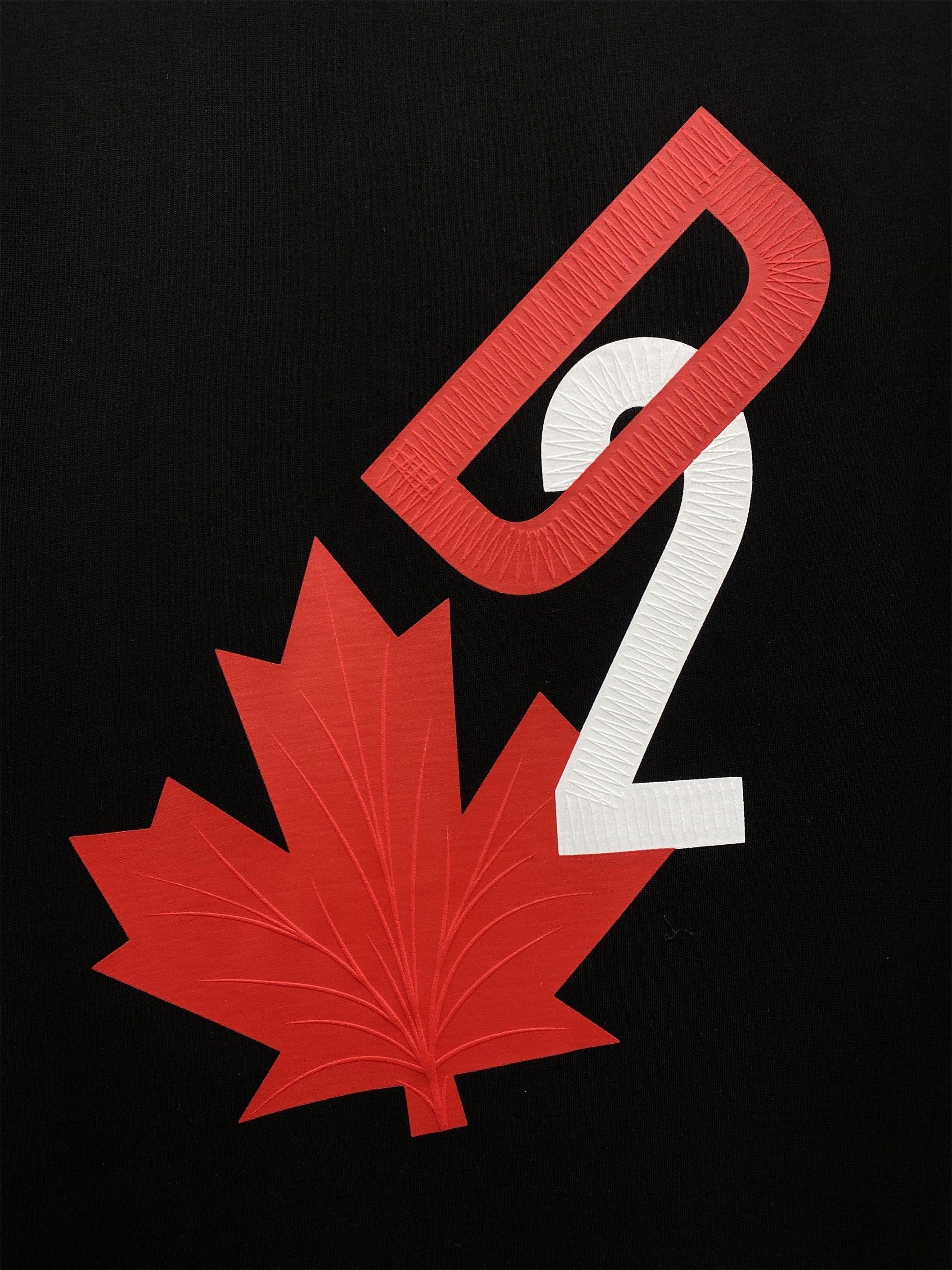 BOLD LEAF GRAPHIC T-SHIRT