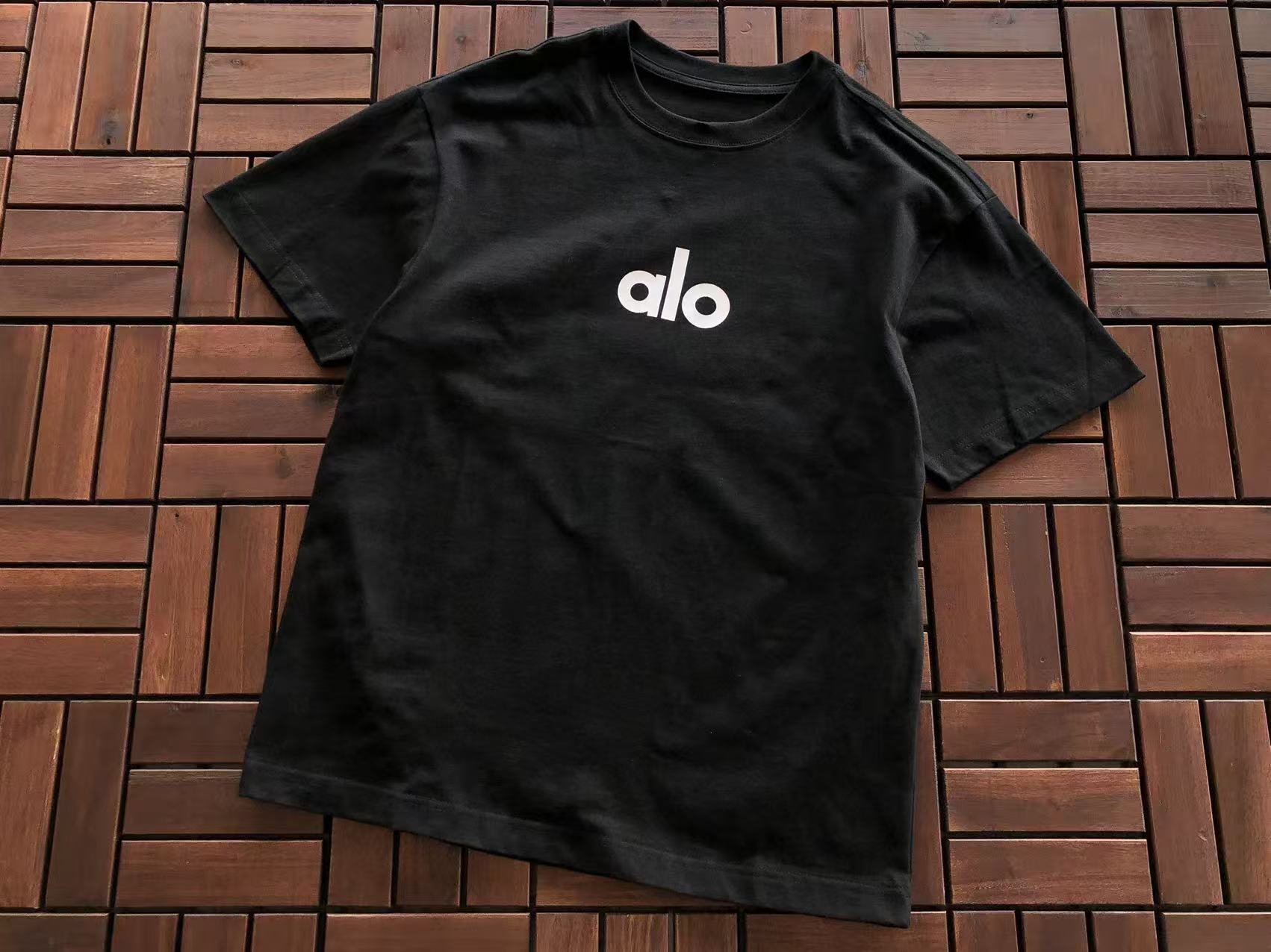 CLASSIC OVERSIZED T-SHIRT
