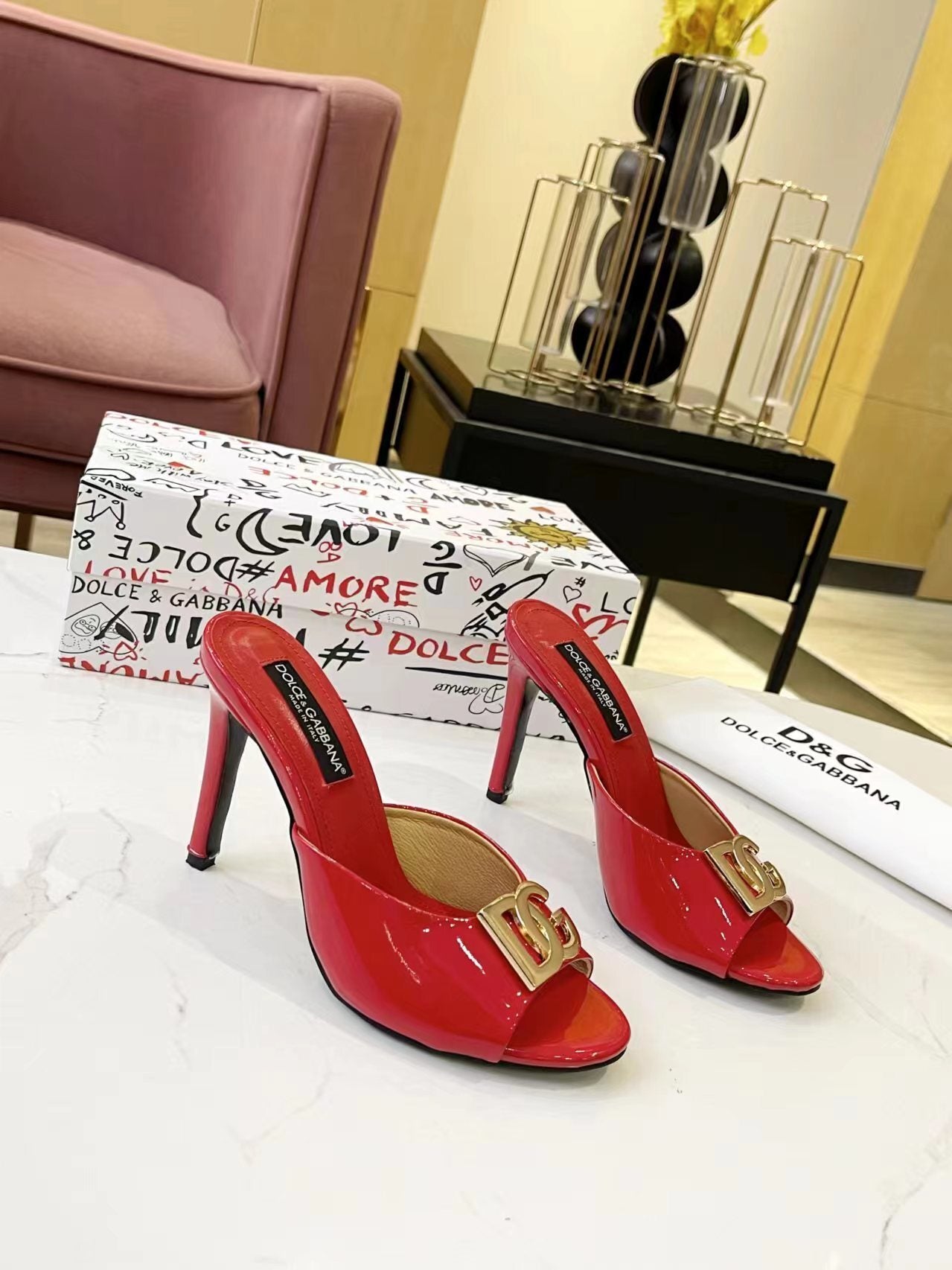 LOGO PATENT MULE HEELS – RED STATEMENT