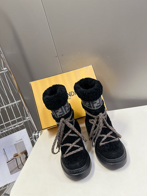 BLACK SHERPA-LINED LACE-UP WINTER BOOTS