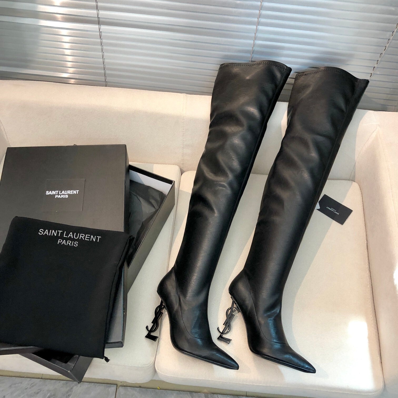 OVERKNEE POINTED HEEL BOOTS