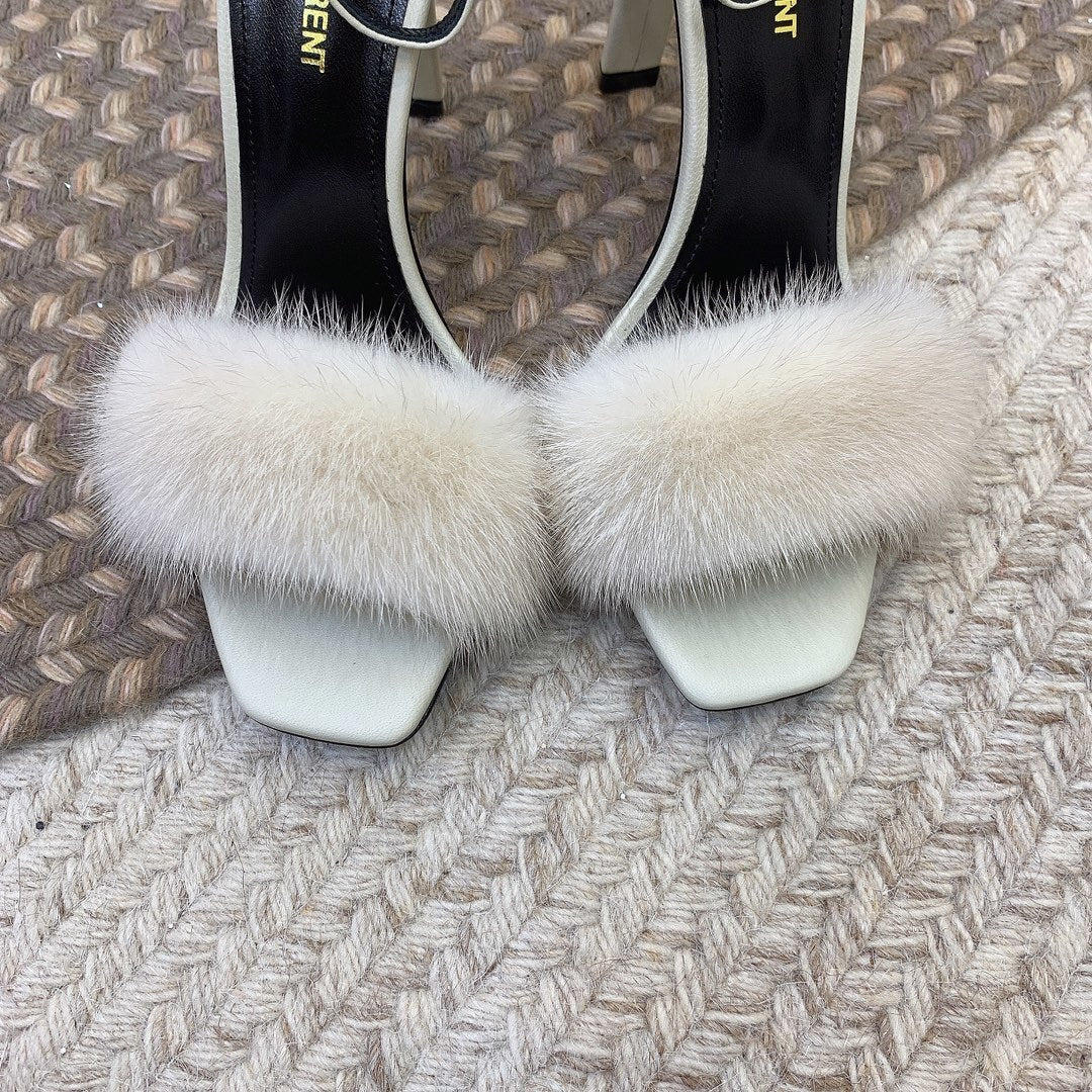 WHITE HIGH HEEL SANDALS WITH FUR DETAIL
