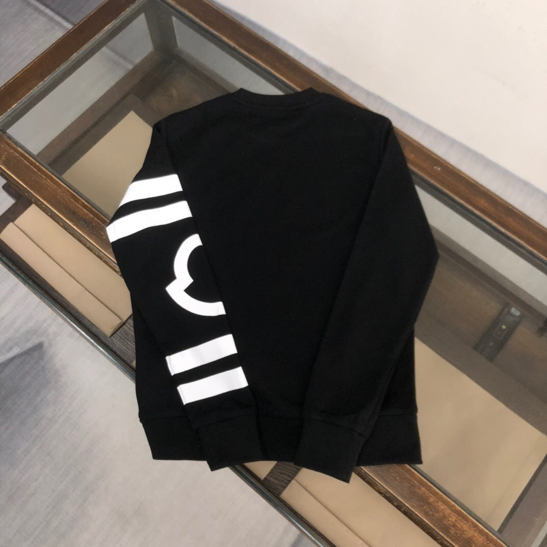 SIGNATURE GRAPHIC SLEEVE LOGO SWEATSHIRT