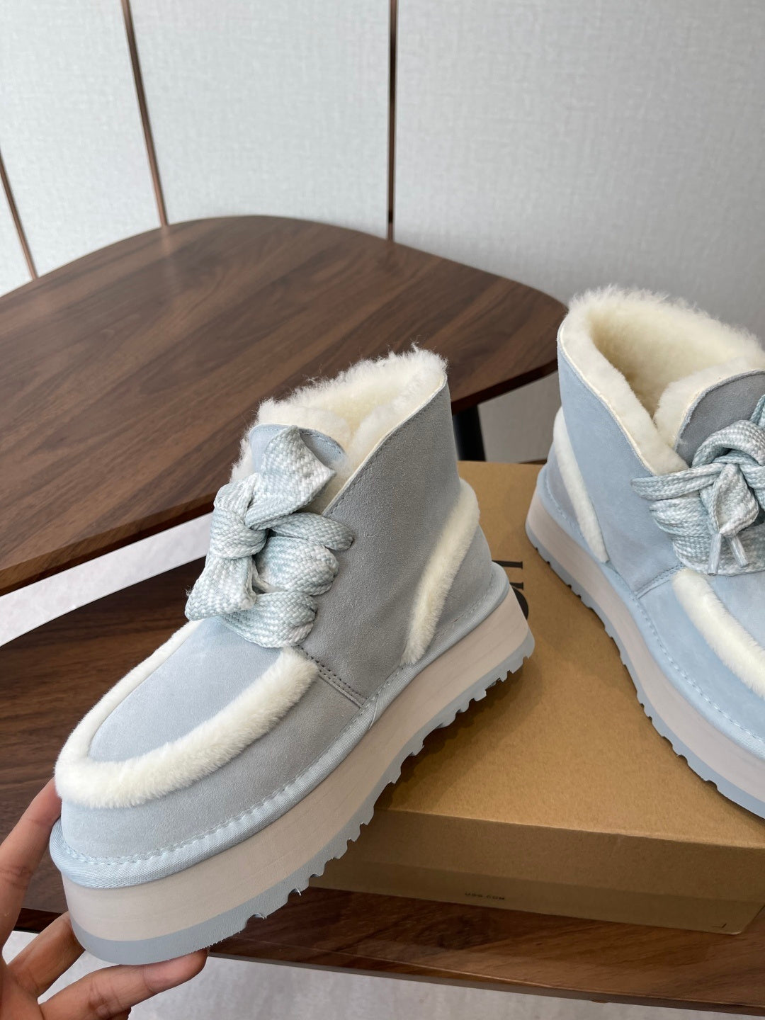 COZY PLATFORM BOOTS – ICE BLUE