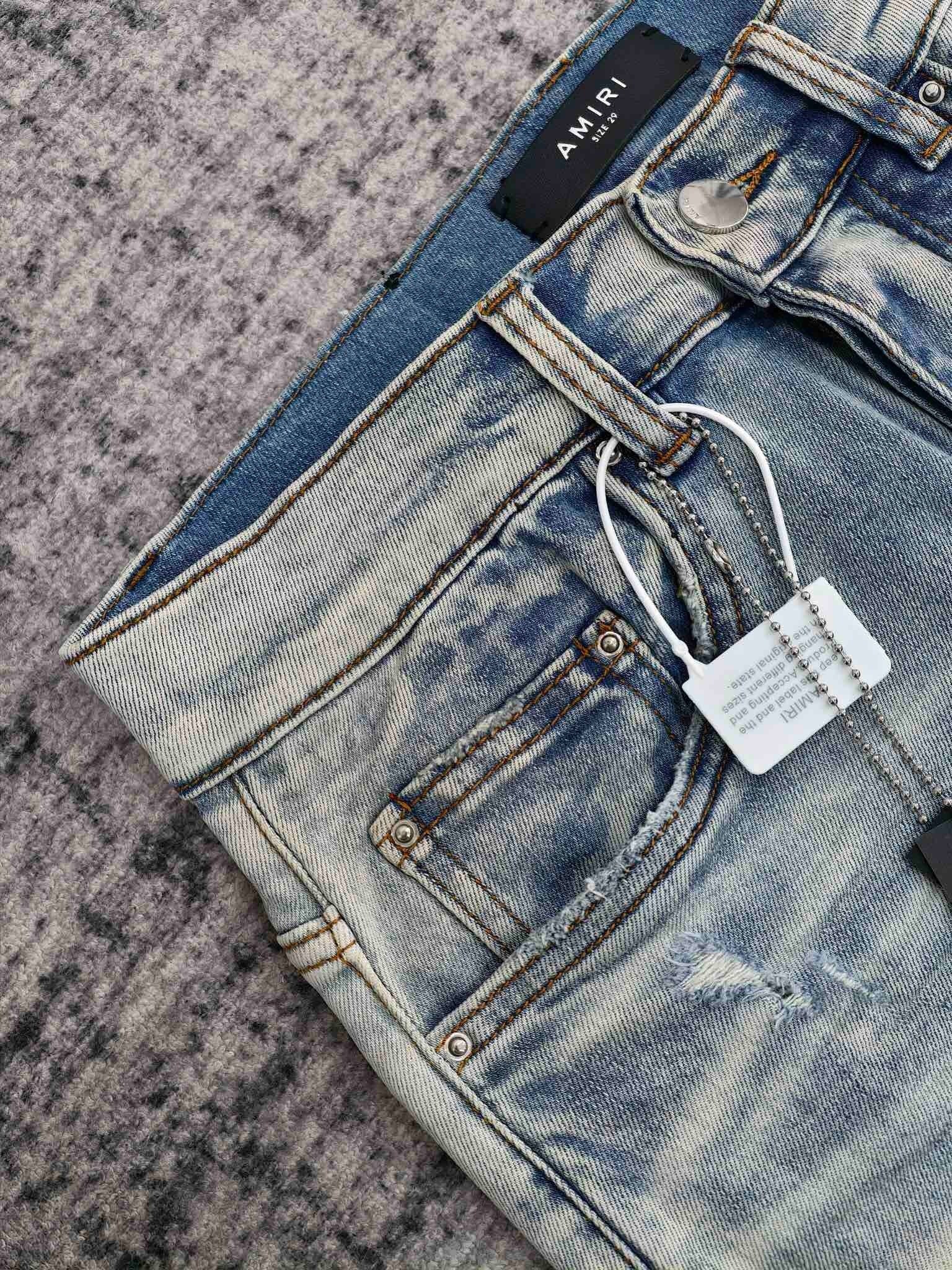 SKELETON APPLIQUÉ DISTRESSED SKINNY JEANS