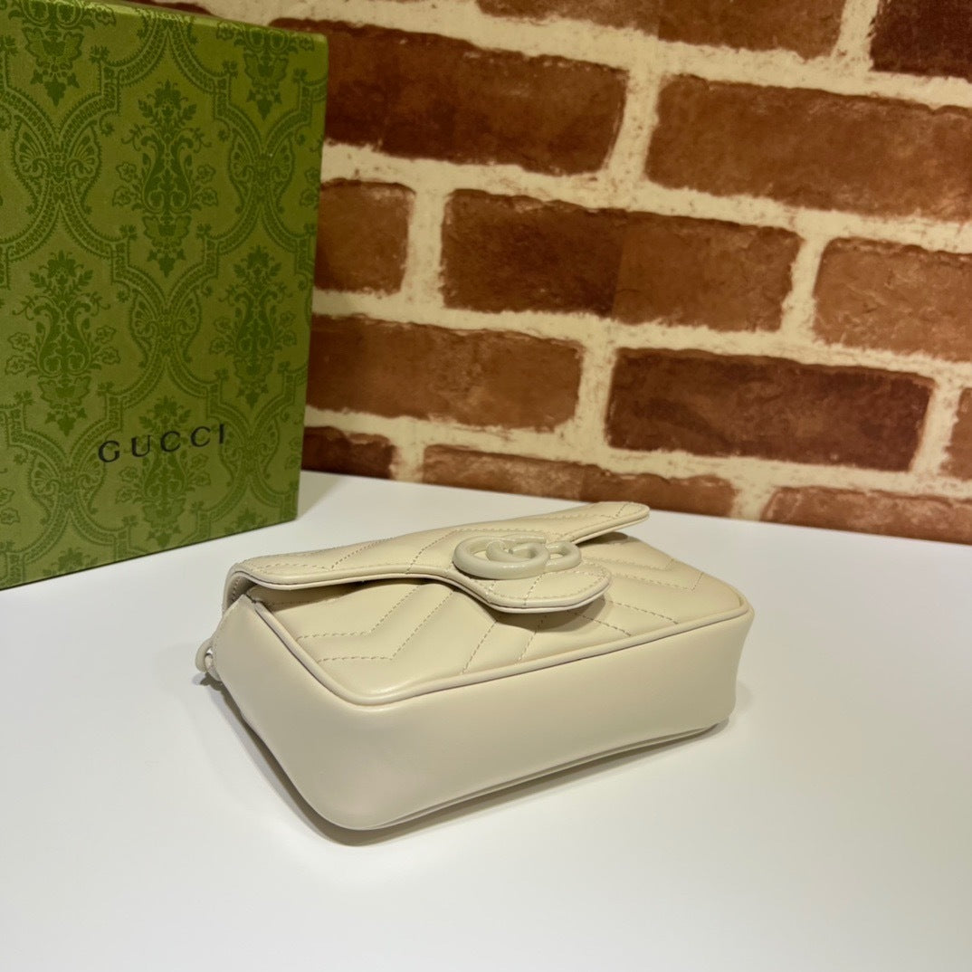 QUILTED MINI CHAIN SHOULDER BAG