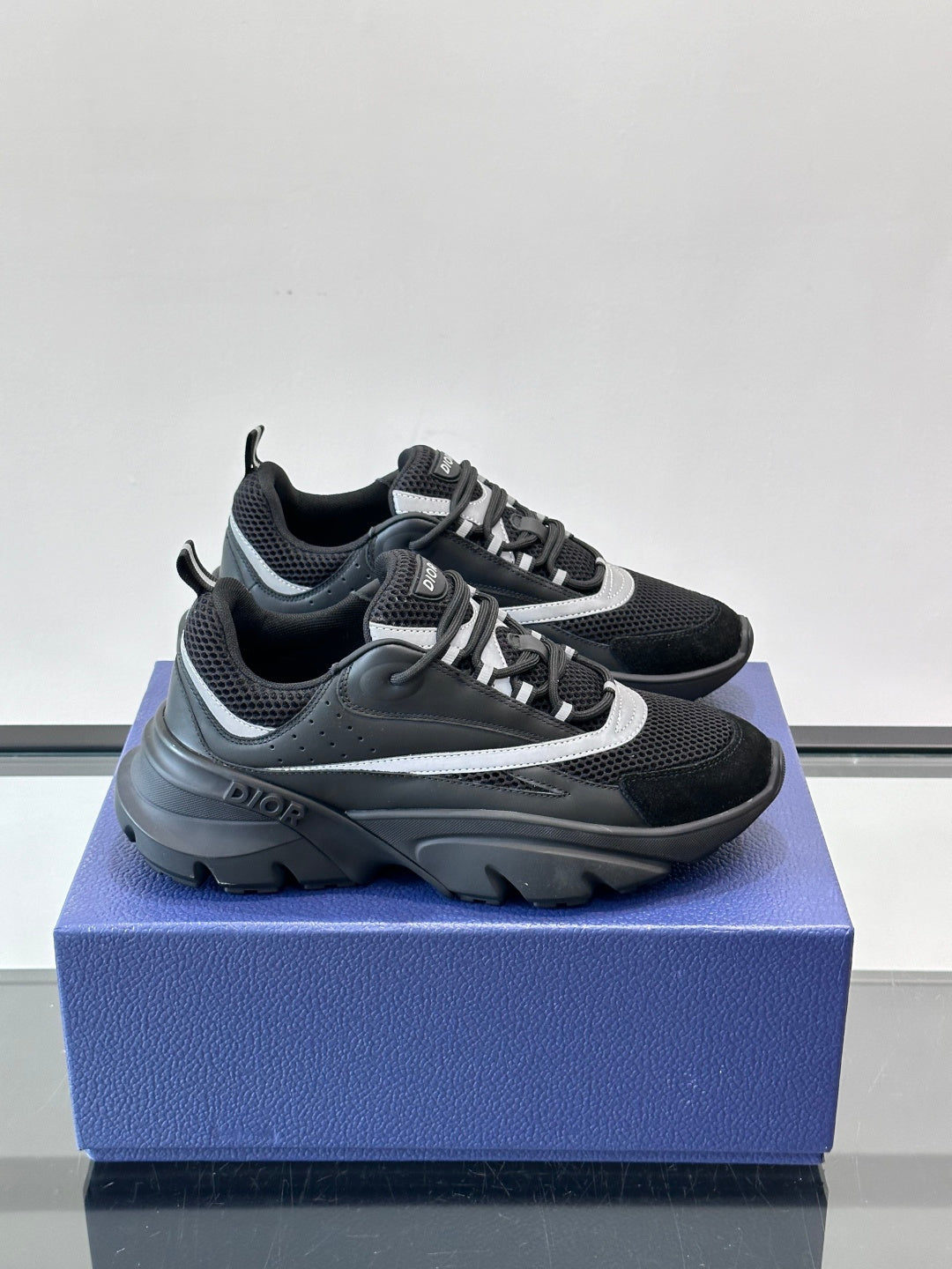 BLACK & GREY DESIGNER RUNNER SNEAKERS