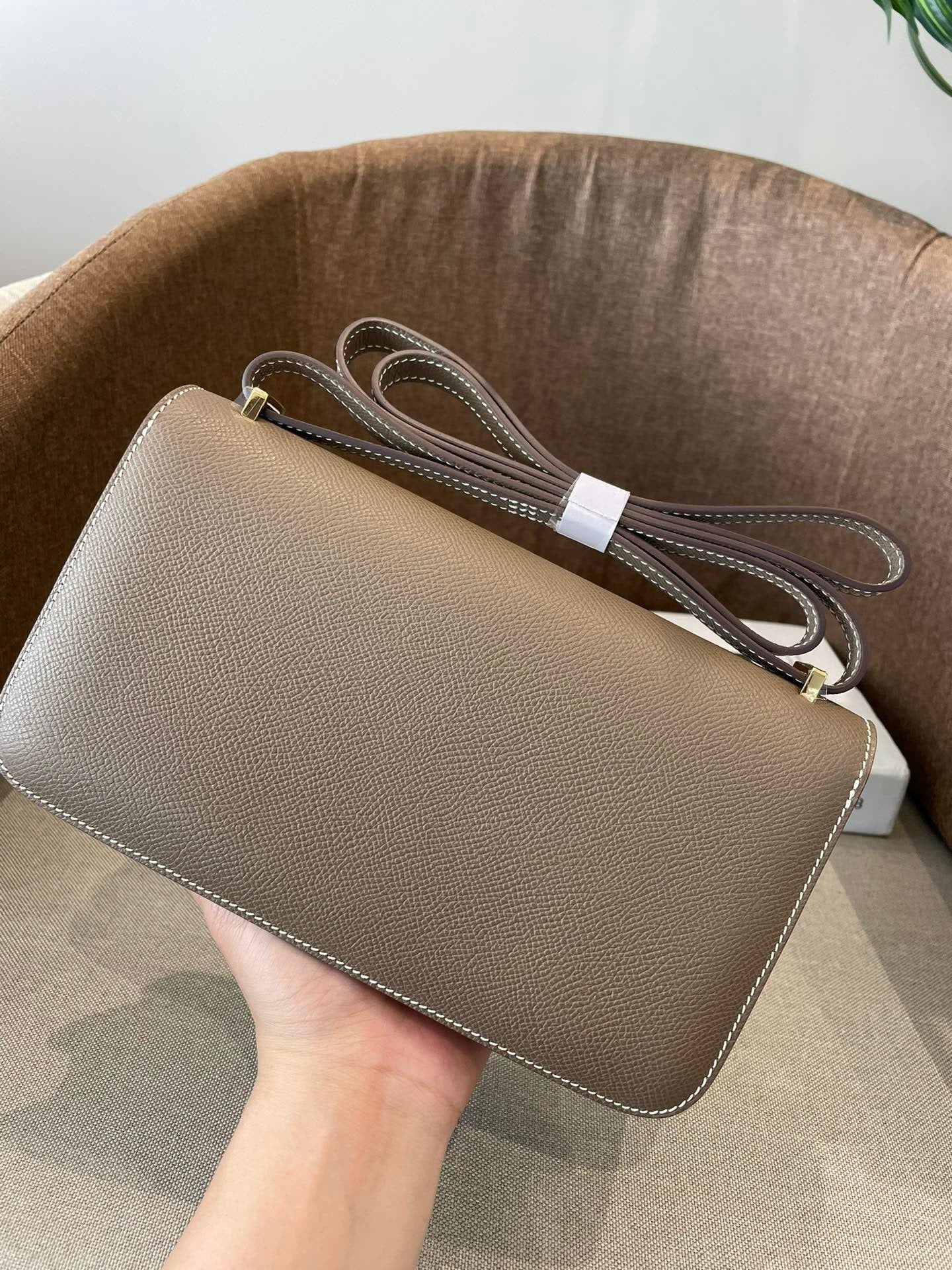 TAUPE STRUCTURED CROSSBODY BAG