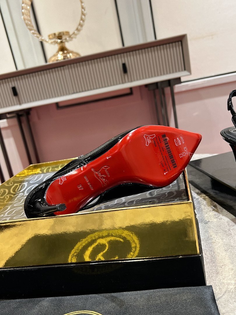 BLACK PATENT SLINGBACK HEELS