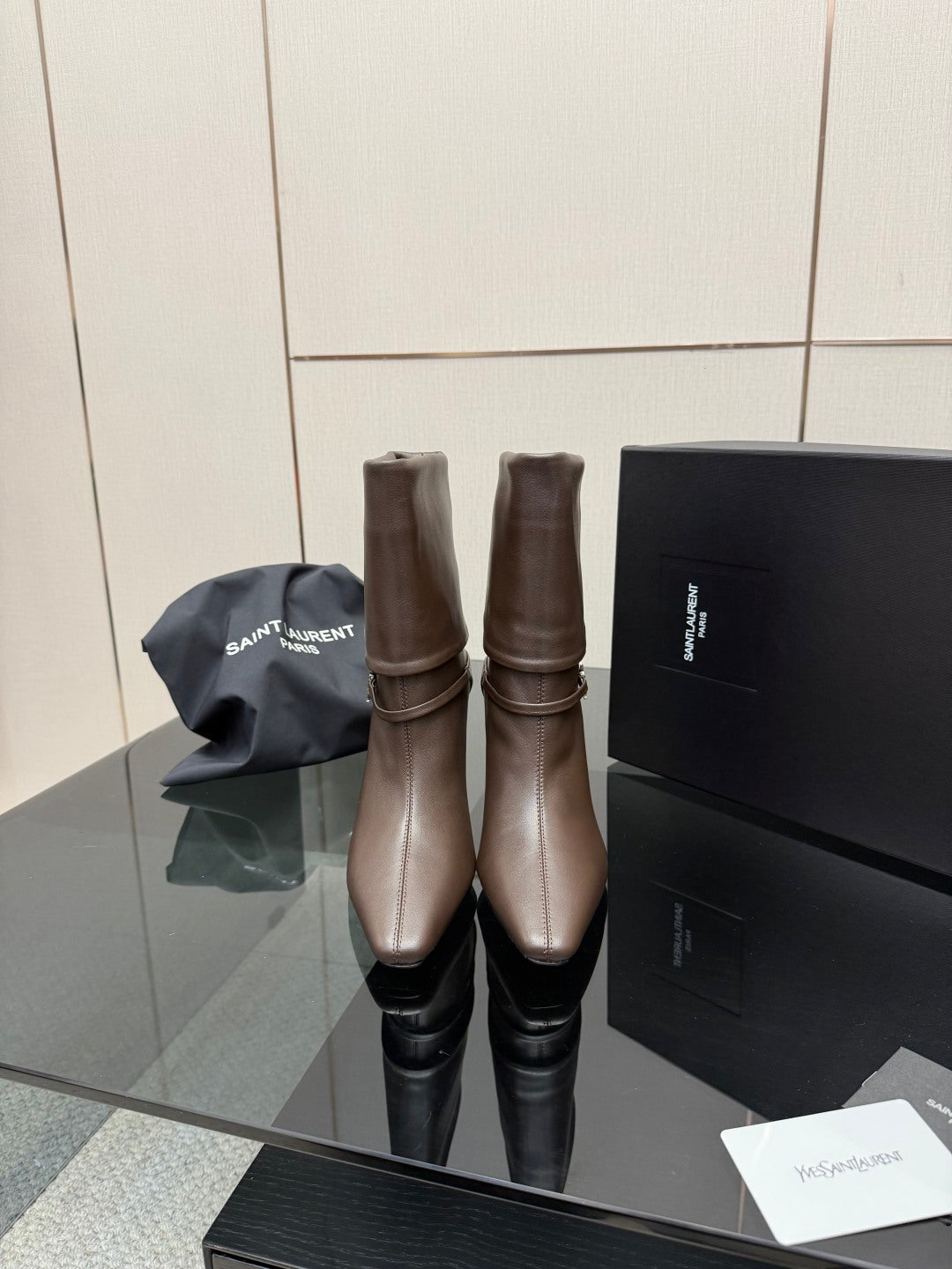 SLIM HEEL MID-CALF LEATHER BOOTS