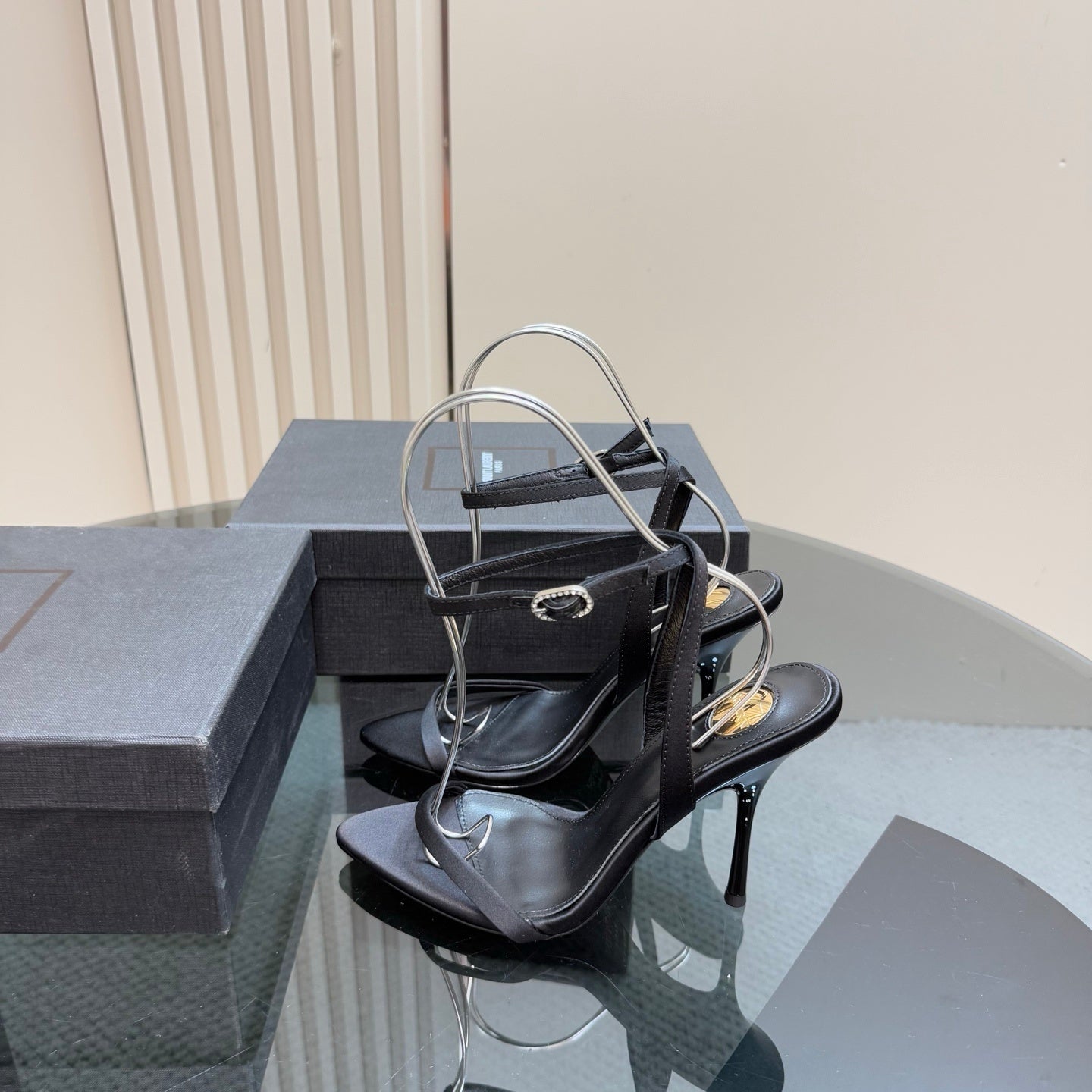 BLACK MINIMAL STRAP ANKLE HEEL SANDALS