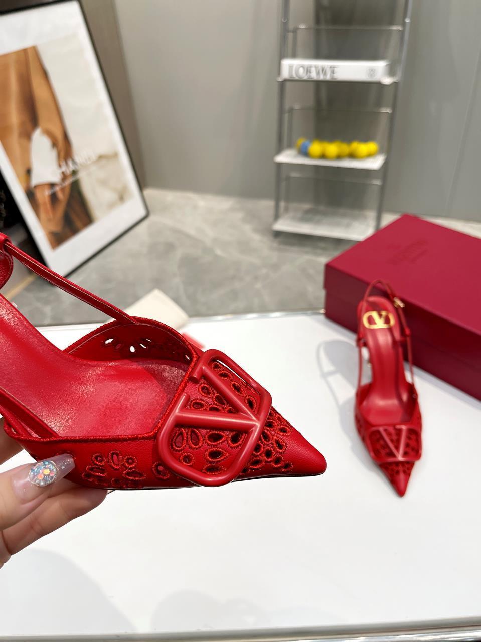 POINTED TOE SLINGBACK HEELS – RED CUTOUT DETAIL WITH STATEMENT BUCKLE