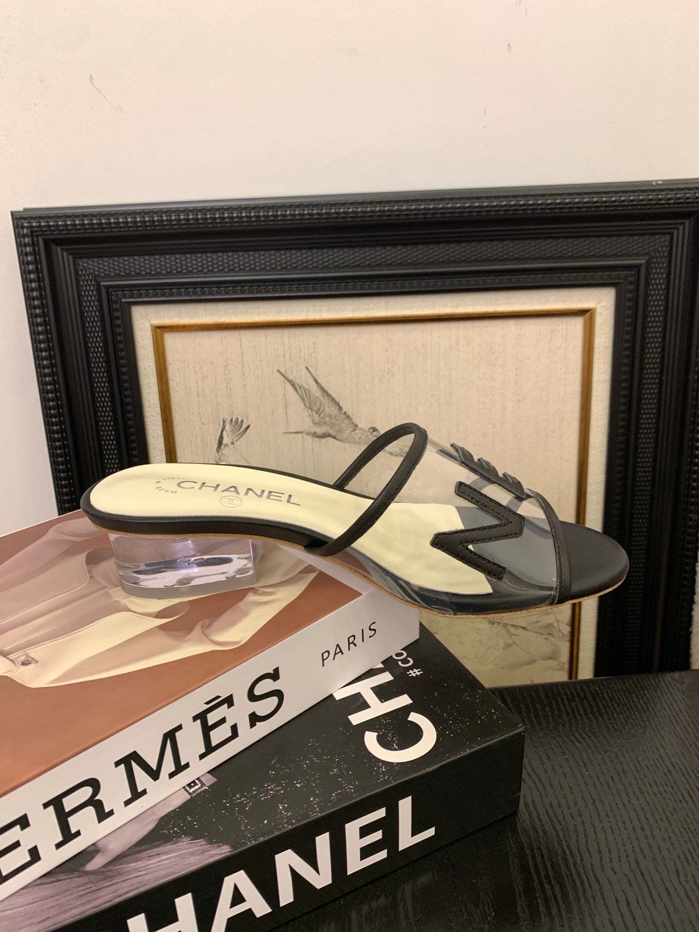 CLEAR LOGO STRAP FLAT SLIDES – BLACK