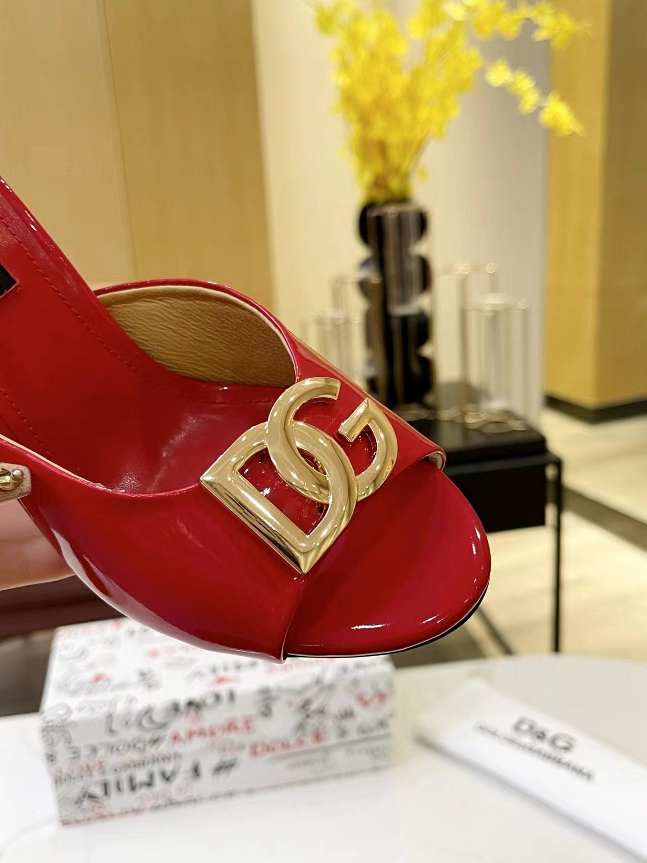 LOGO PATENT MULE HEELS – RED STATEMENT