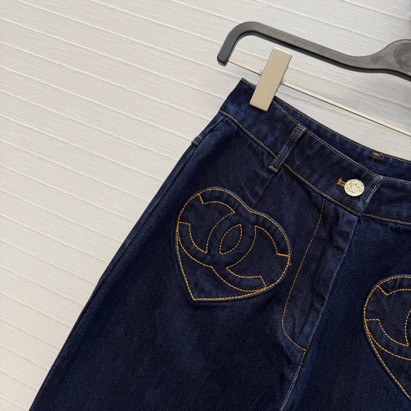 HEART LOGO DETAIL WIDE LEG DENIM JEANS
