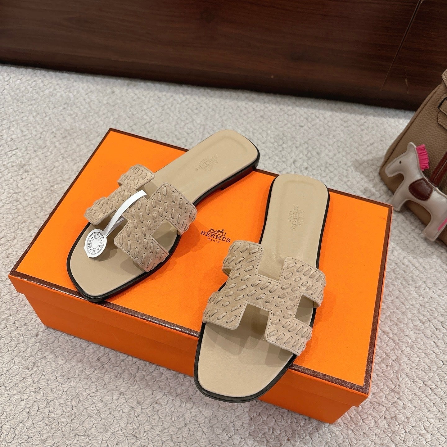 SAND BEIGE SUEDE SLIDE SANDALS
