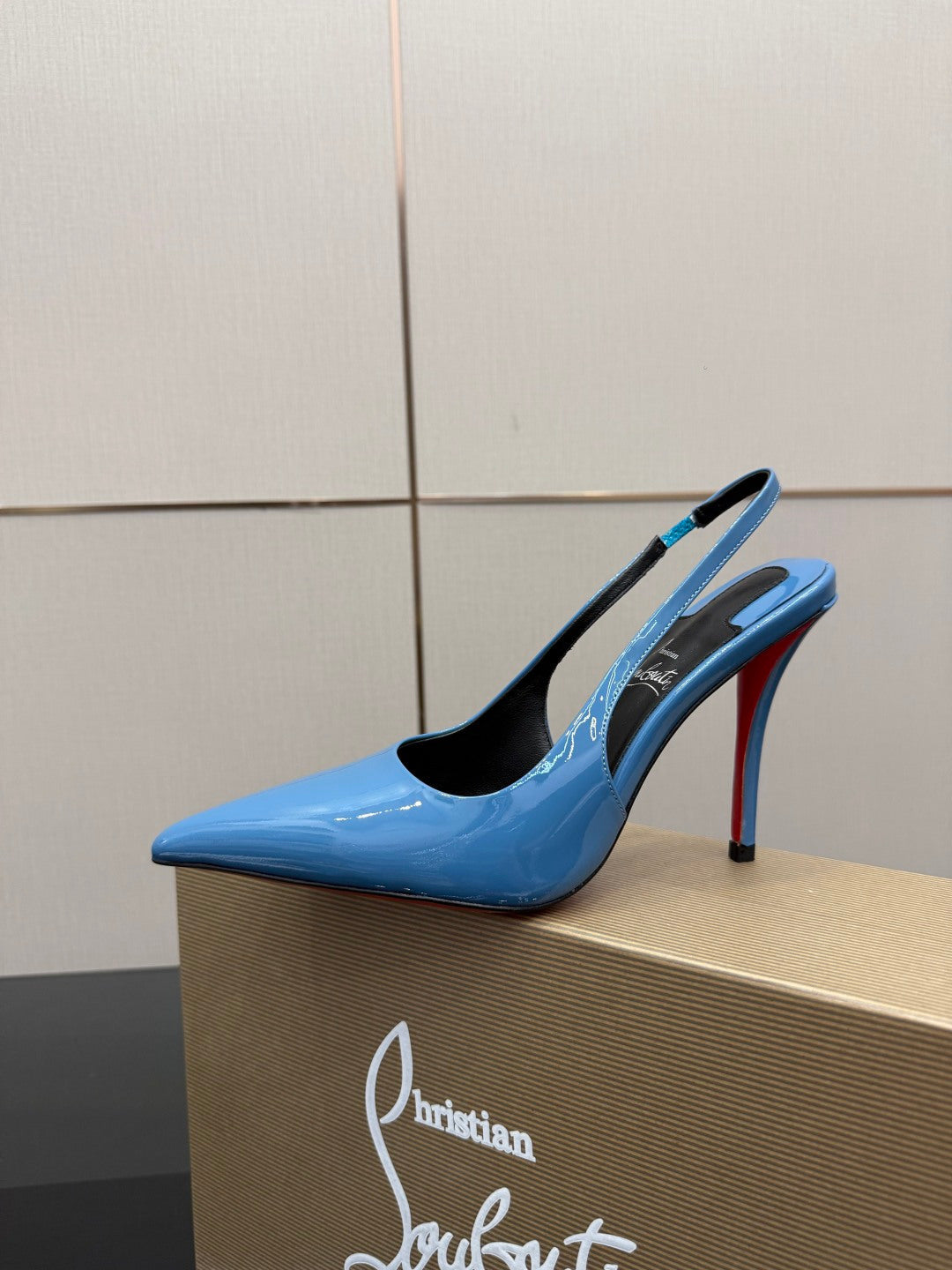 BLUE PATENT SLINGBACK POINTED HEELS