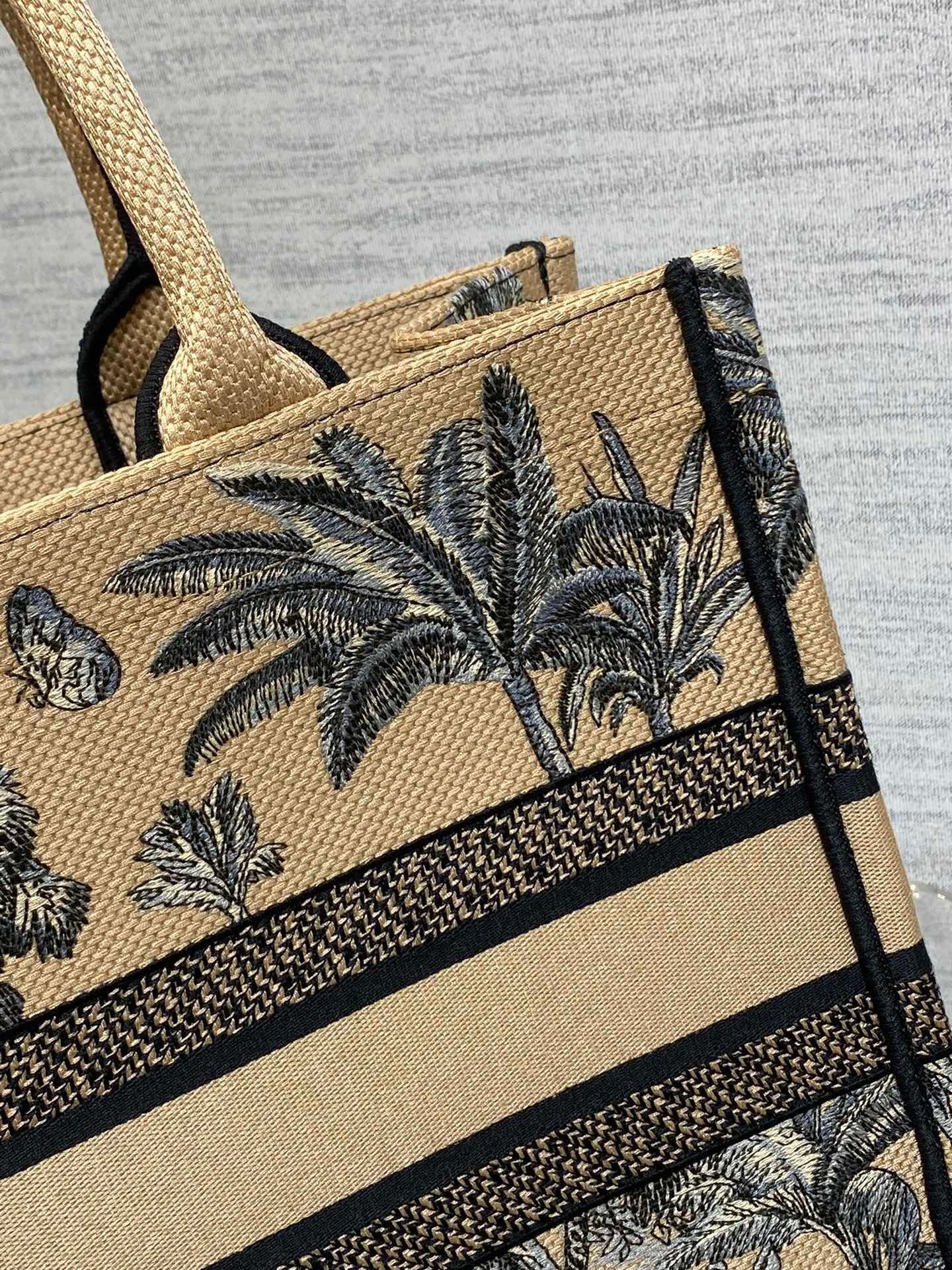 CANVAS TOTE BAG WITH BOTANICAL PRINT